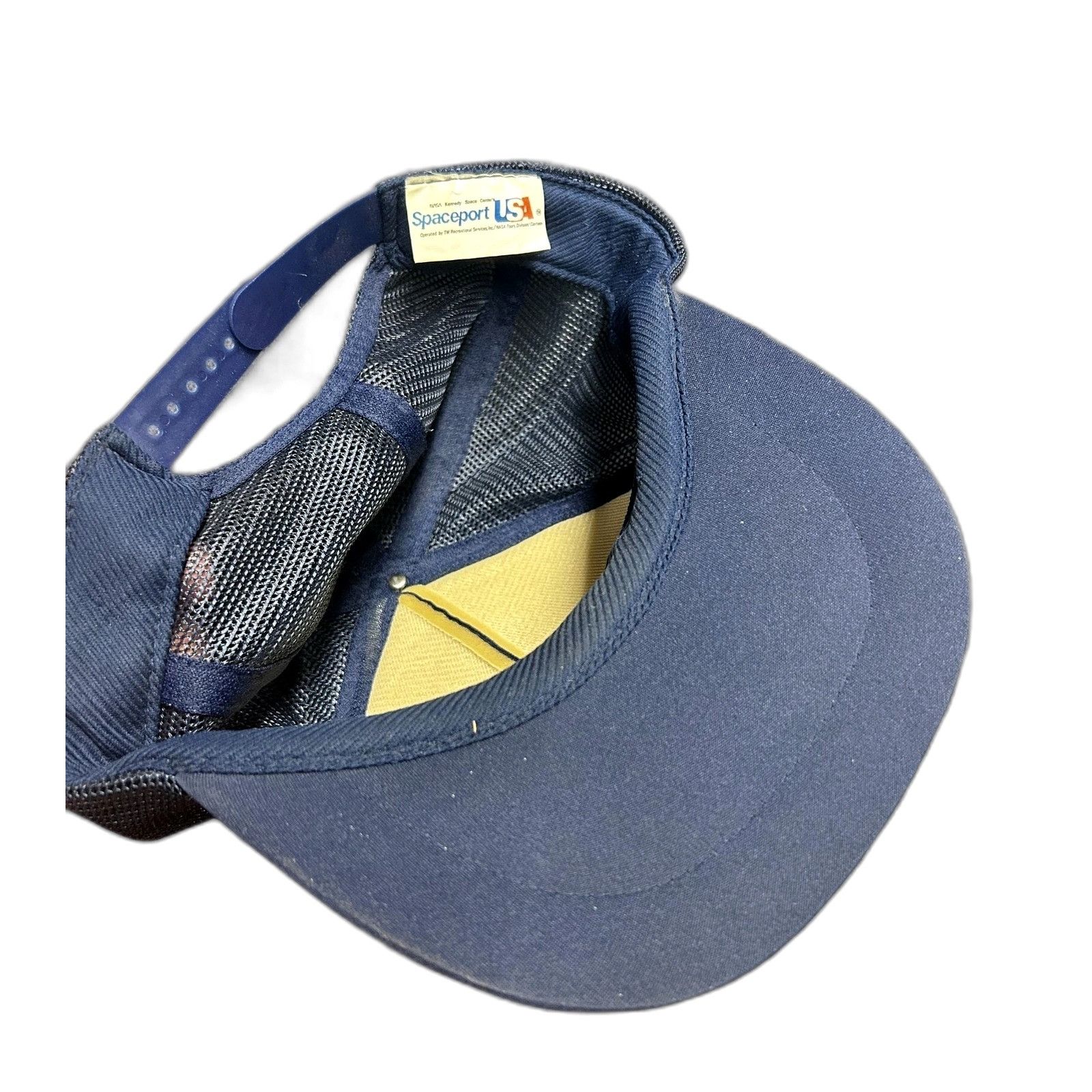 The Unbranded Brand Vintage NASA Kennedy Space Center Astronaut Trucker Mesh Hat Size ONE SIZE - 2 Thumbnail