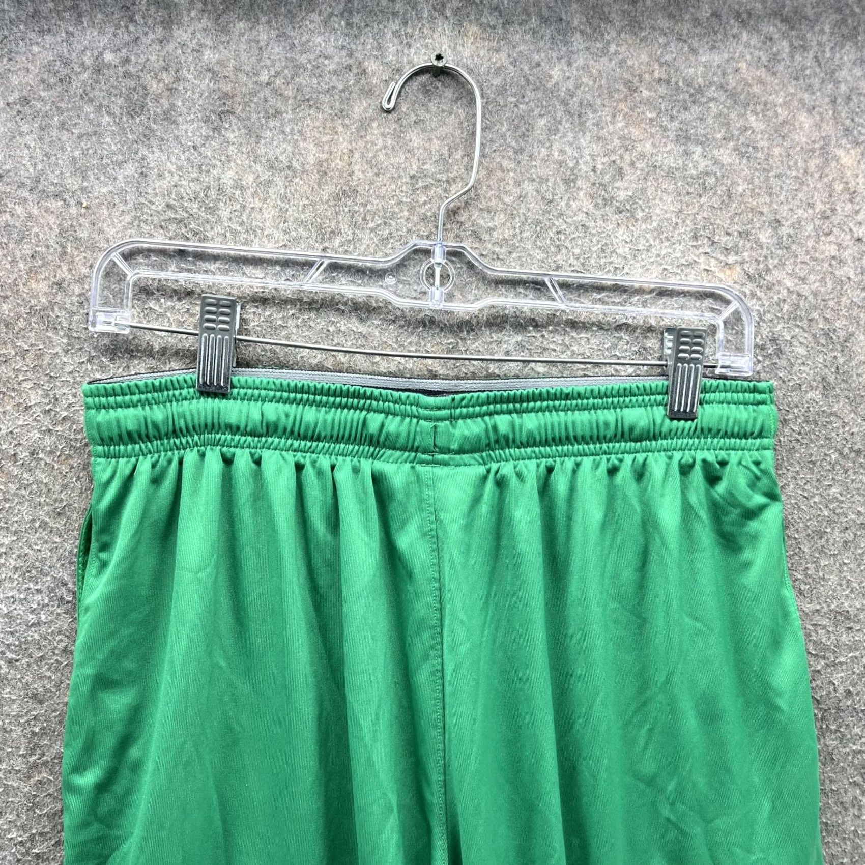 Under Armour Under Armour Shorts Mens M Green Athletic Basketball Gym 9 Inseam Mens Size US 31 - 3 Thumbnail