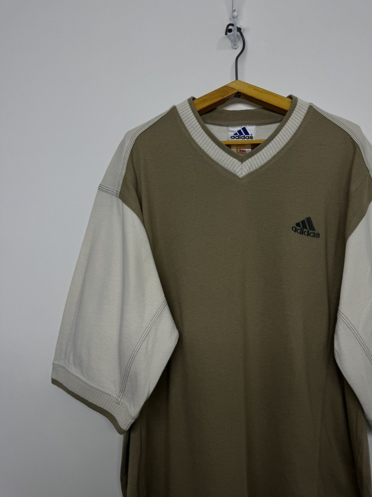 Adidas Vintage Adidas Logo T-Shirt 90’s Size US L / EU 52-54 / 3 - 6 Thumbnail