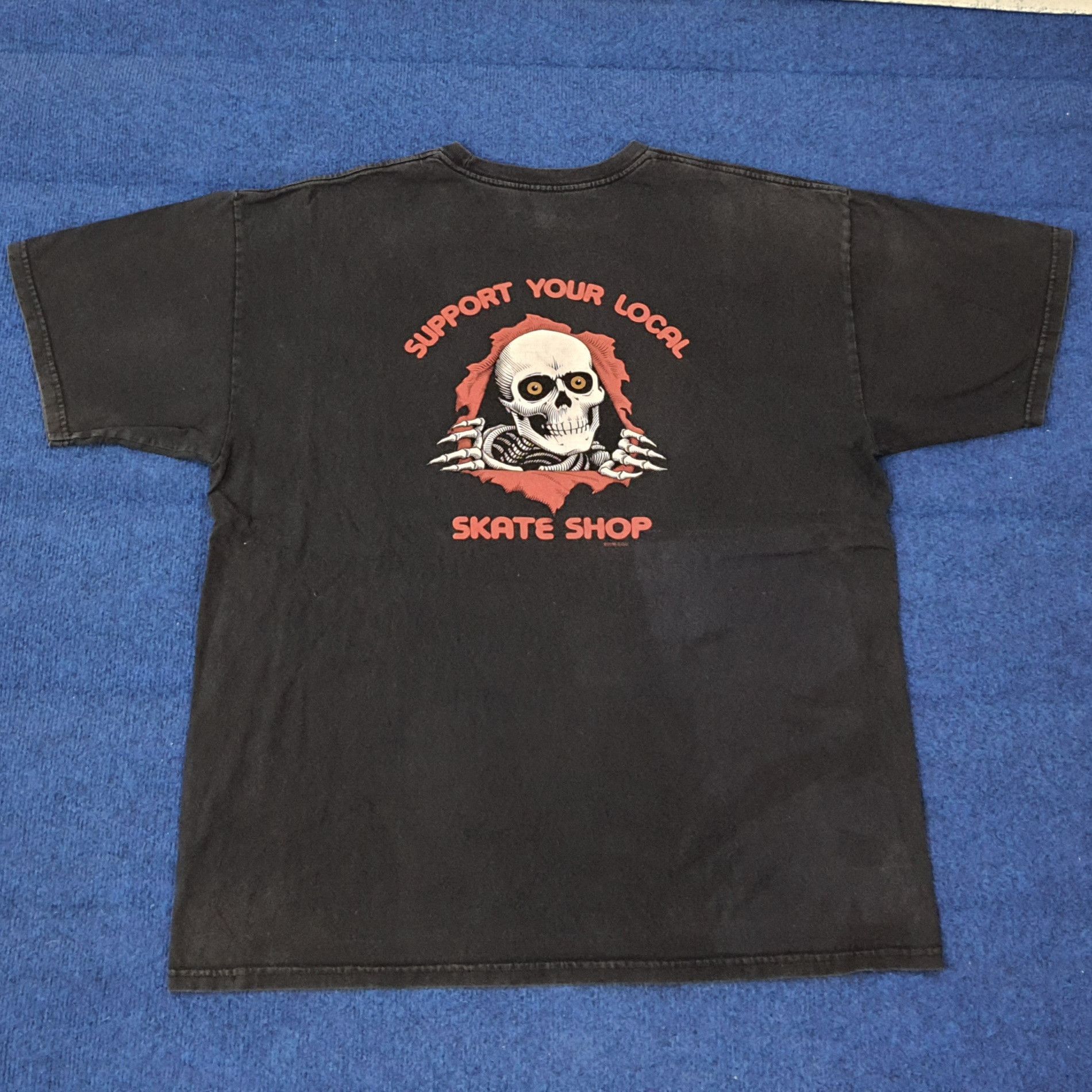 Powell Peralta Vintage Powell Peralta Skate Shop Design Tshirt C259N41 Size US XL / EU 56 / 4 - 1 Thumbnail