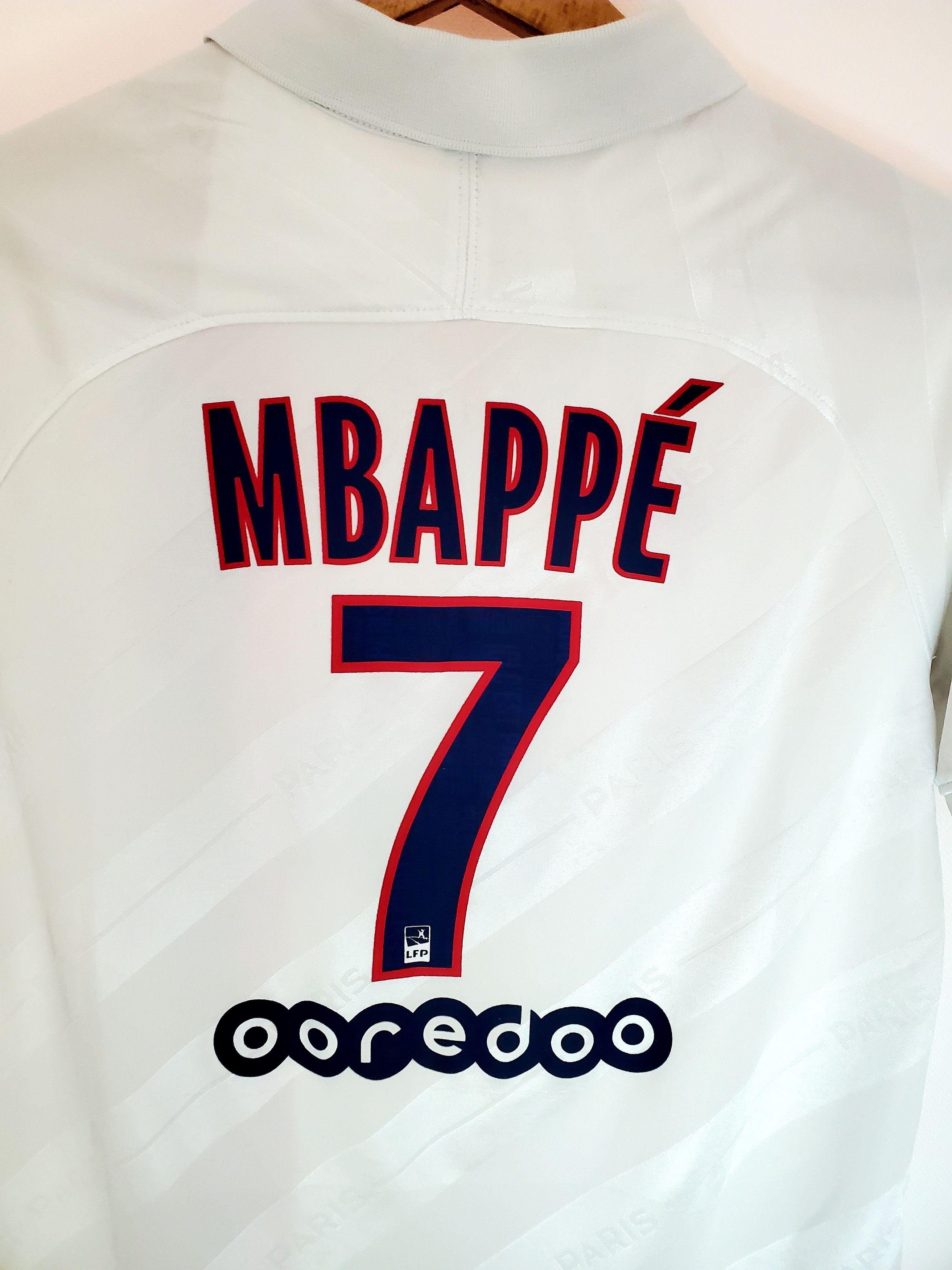 Nike 2019-20 Paris Saint-Germain Jersey #7 MBAPPÉ boys Xl Size US XXS / EU 40 - 7 Thumbnail