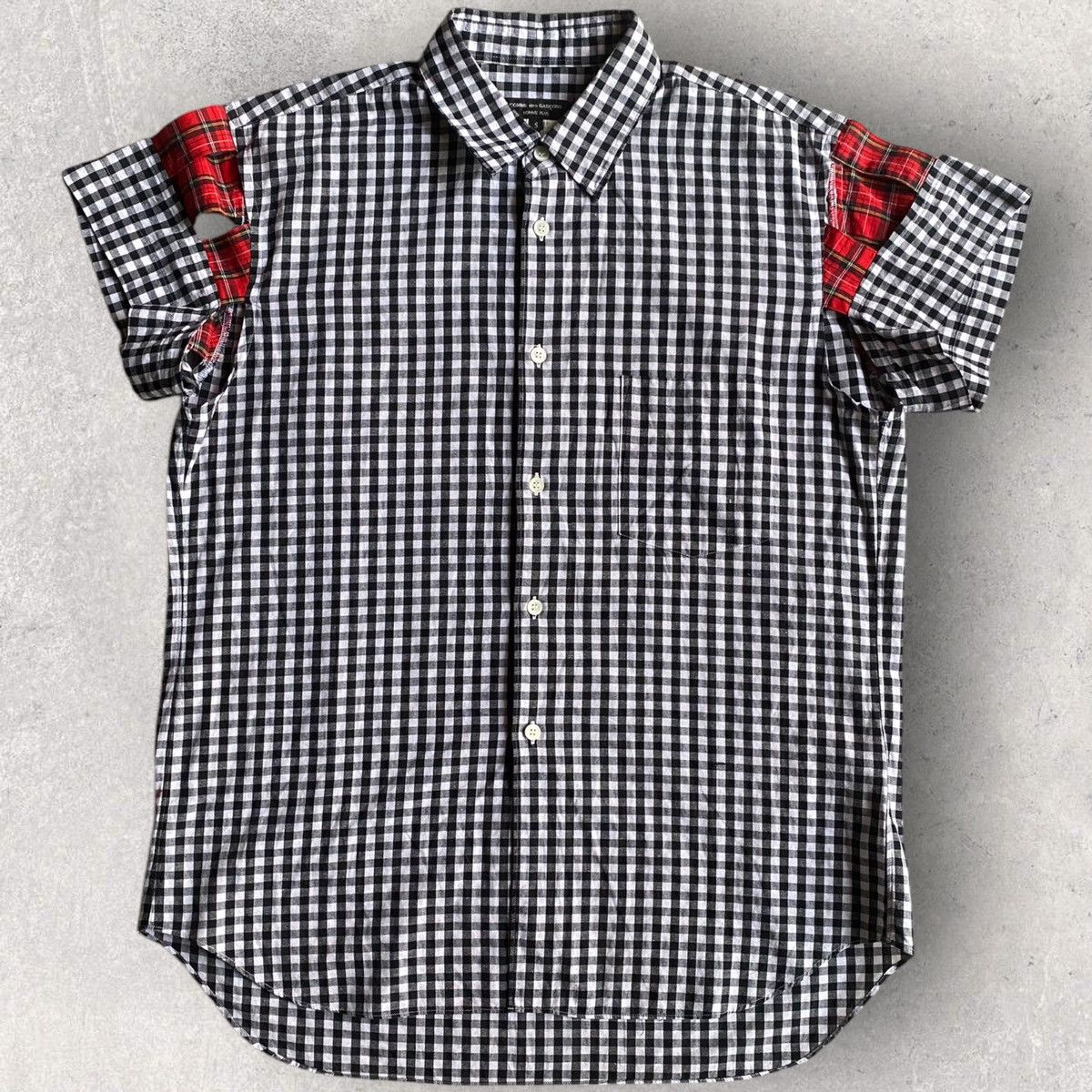Comme des Garcons SS11 Cut Out Sleeves Shirt Size US S / EU 44-46 / 1 - 1 Thumbnail