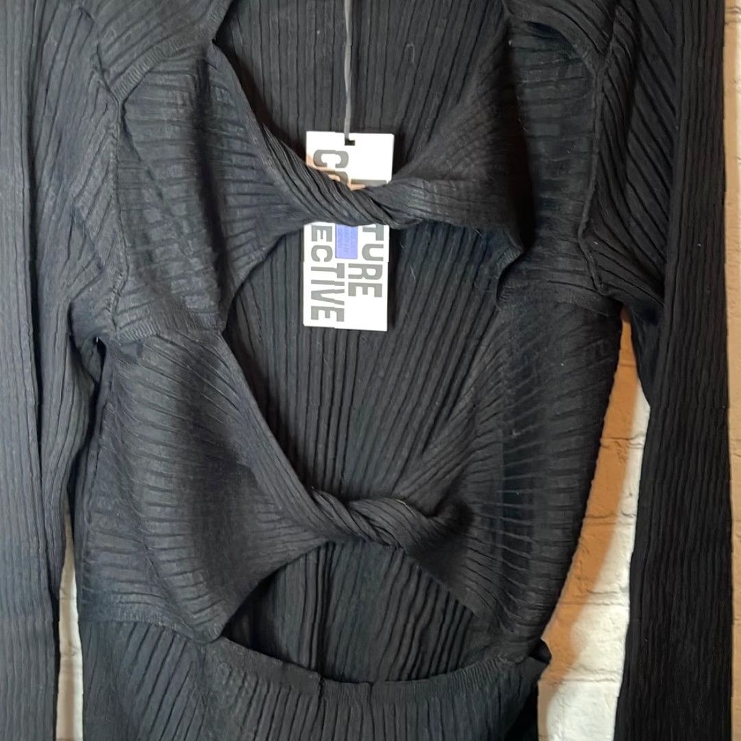 Twisted X **Future Collective Women’s Party Twisted Back Black 1X Sweater** User: Future Collective Women’s Party Twisted Back Black 1X Sweater Size XL / US 12-14 / IT 48-50 - 4 Thumbnail