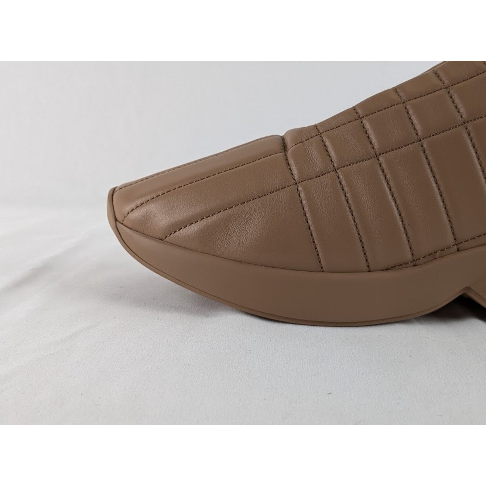 Burberry o1rshd1 Low Top Sneaker on Rubber Sole in Dark Biscuit Size US 10 / EU 43 - 3 Thumbnail