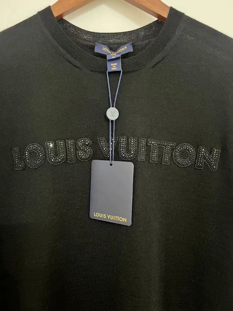 Louis Vuitton Louis Vuitton 25 Newest Black Embroidered Knit Short Sleev Size US XL / EU 56 / 4 - 3 Thumbnail