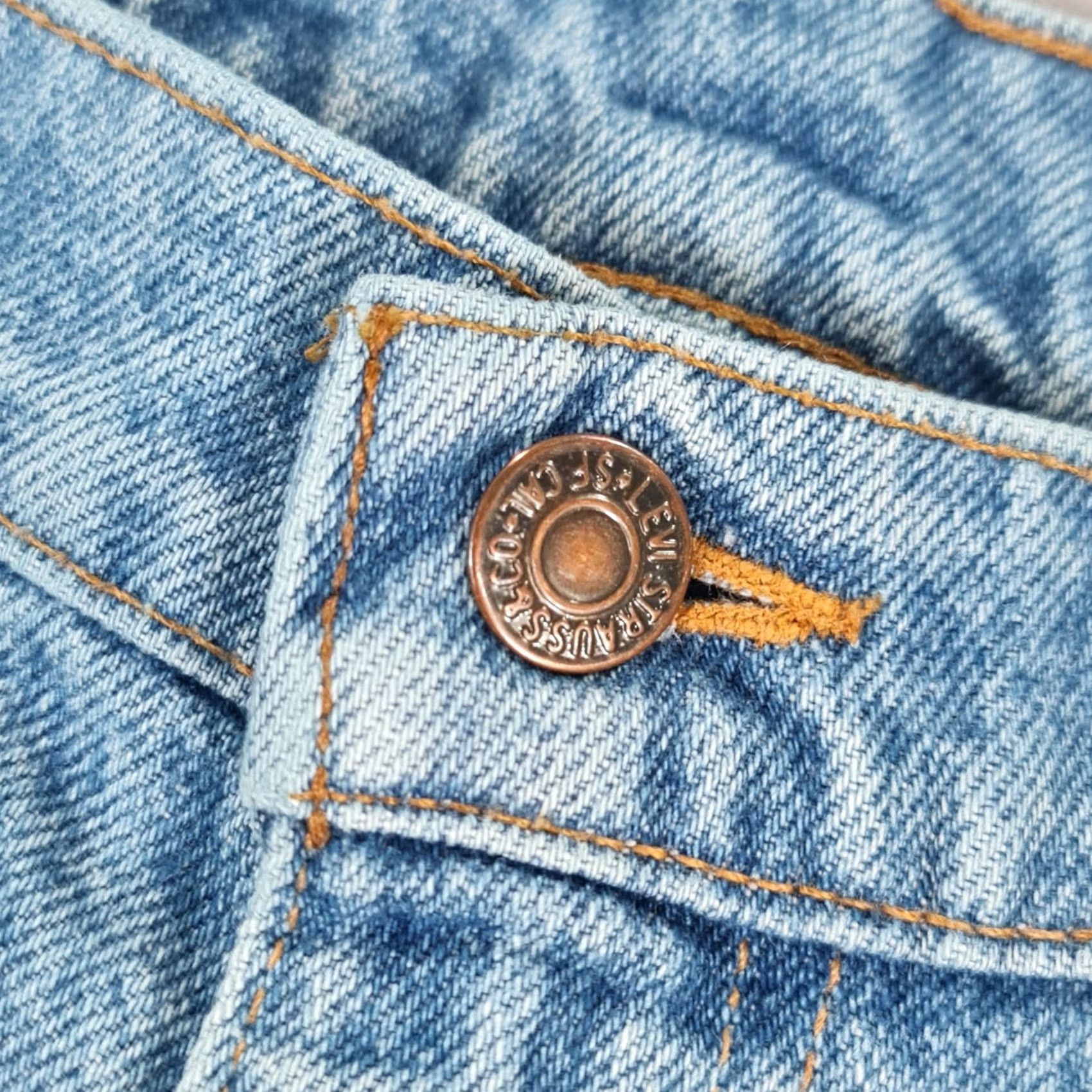 Levi's VINTAGE Levi's 540 Jeans Blue W36 L30 Relaxed Fit Leather Tab USA Made Jeans Mens 90s Size US 36 / EU 52 - 3 Thumbnail