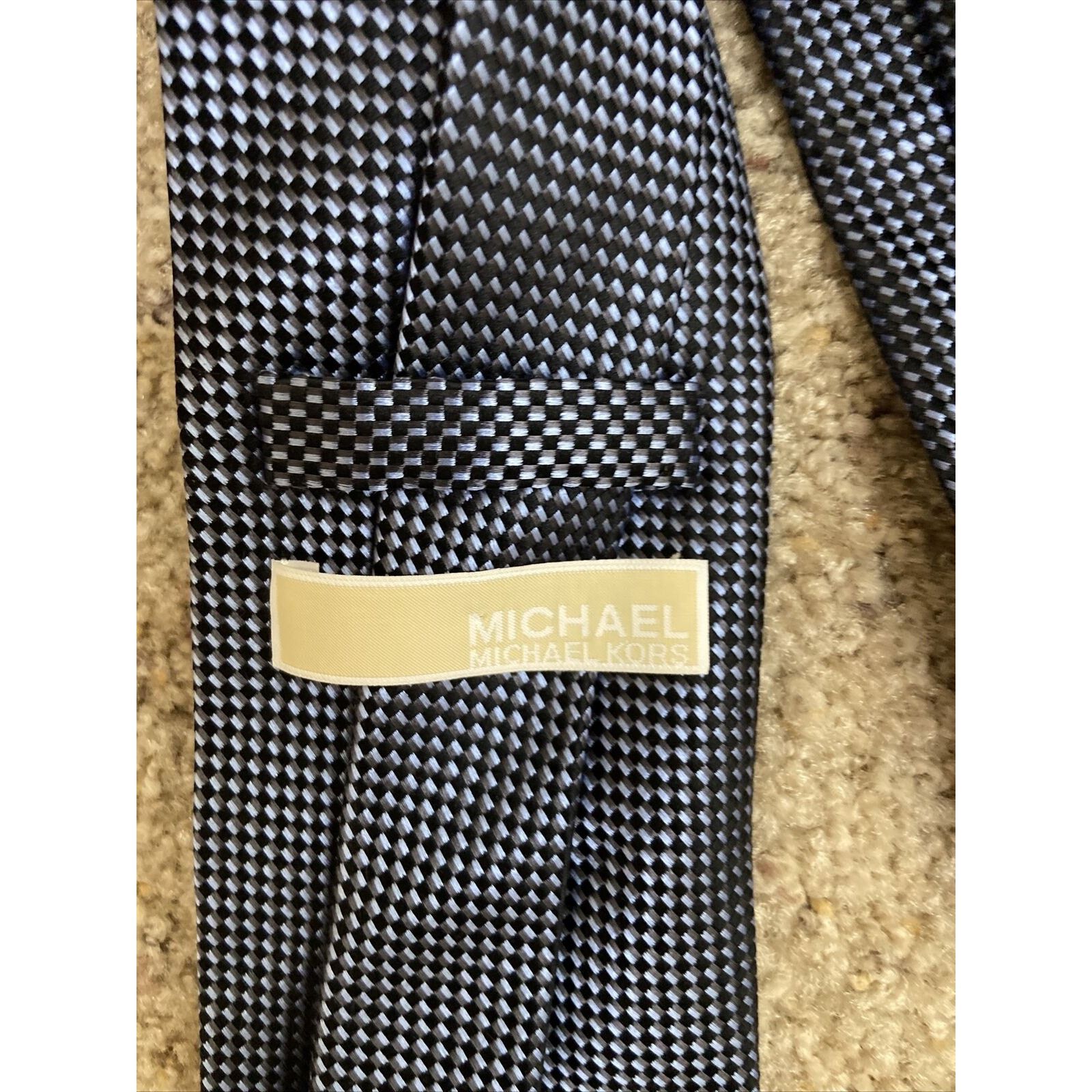 Michael Kors Michael Kors Neck Tie Navy Blue Geometric Pattern 100% Silk Size ONE SIZE - 2 Thumbnail