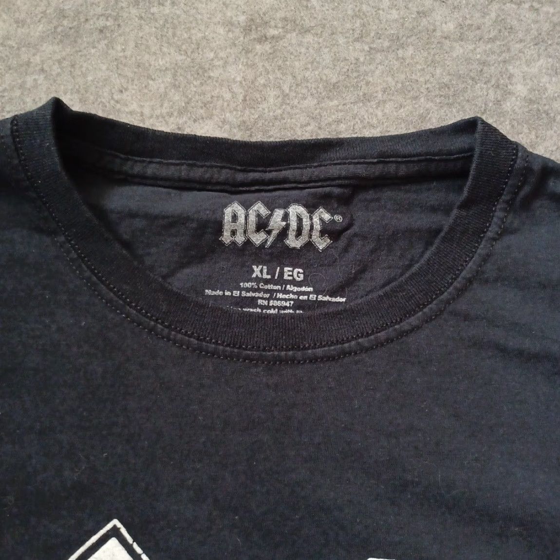 Logo 7 AC/DC Mens T Shirt XL Black White Back In Black Graphic Large Logo Shirt Mens XL Black White Graphic Print 70s 80s Rock Logo AC/DC Size US XL / EU 56 / 4 - 6 Thumbnail