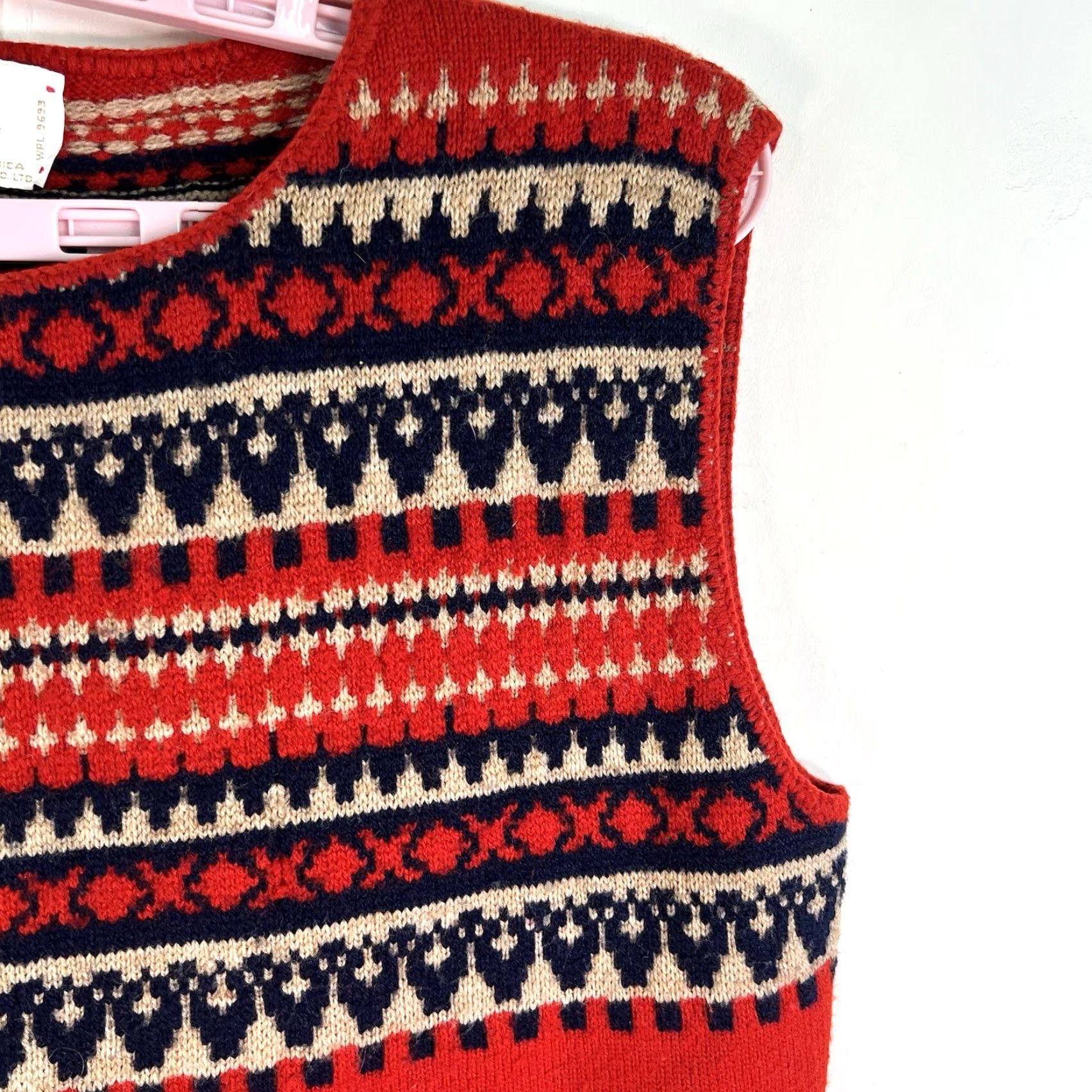 Vintage VINTAGE Sidney Gould Sweater Adult L Womens Sleeveless Acrylic Knit Geometric Red Pullover Size L / US 10 / IT 46 - 2 Thumbnail