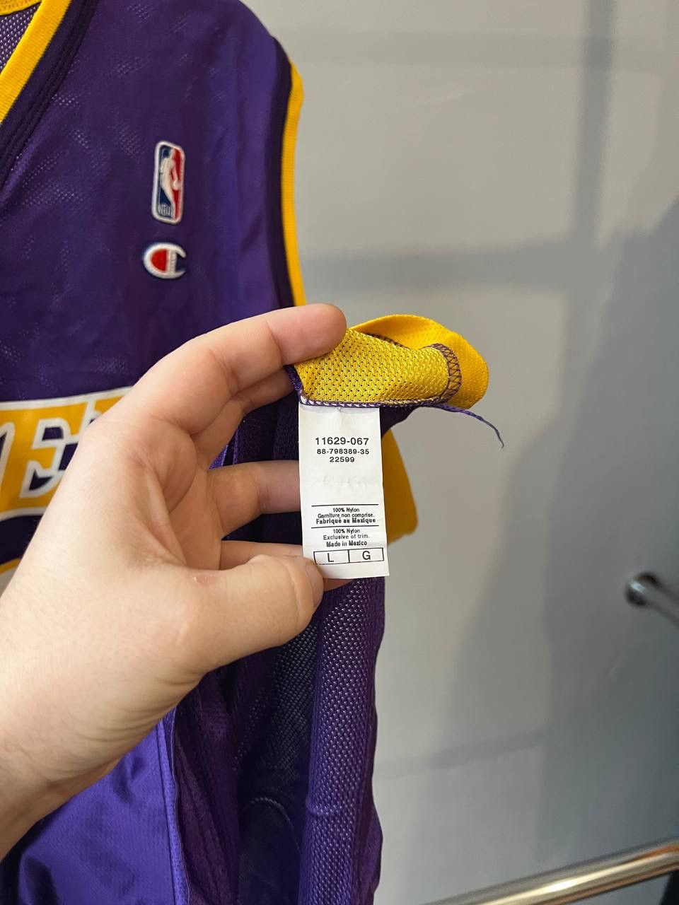 NBA RARE LOS ANGELES LAKERS #8 BRYANT CHAMPION BASKETBALL JERSEY Size US M / EU 48-50 / 2 - 10 Thumbnail