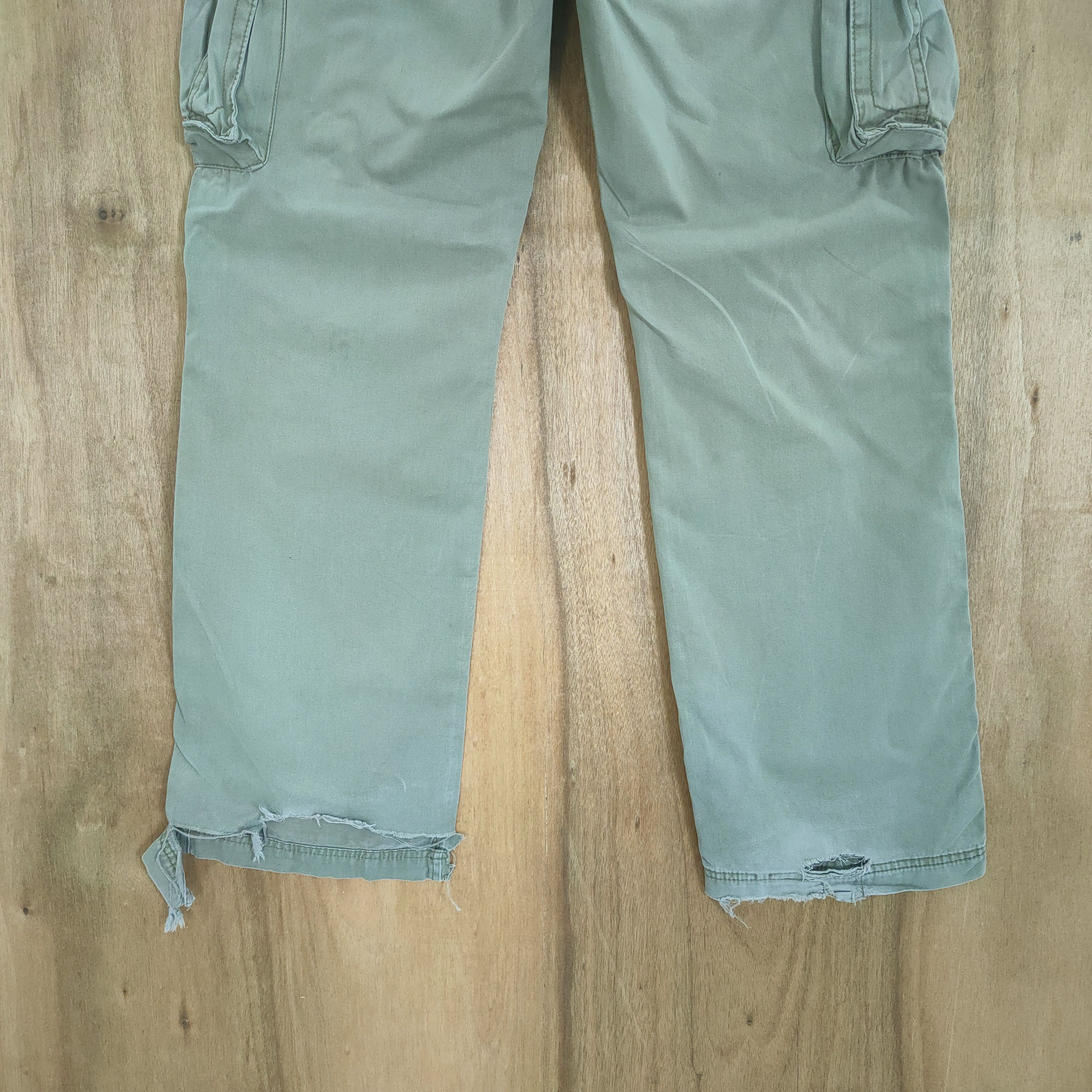 Tommy Hilfiger VINTAGE TOMMY HILFIGER DENIM DISTRESSED CARGO PANTS Size US 34 / EU 50 - 10 Thumbnail