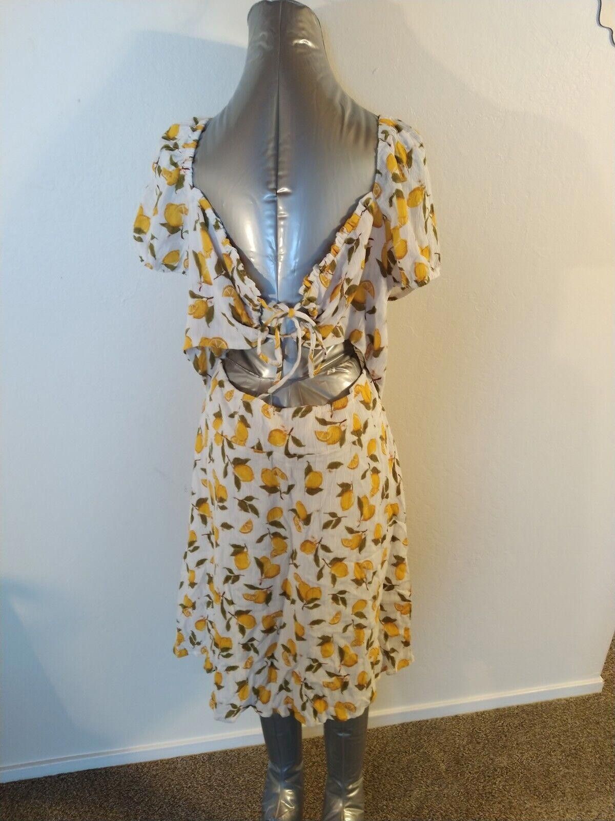 Designer XL Lemon dress women. Open Back. Arizona Brand. New W tags Size XL / US 12-14 / IT 48-50 - 2 Thumbnail