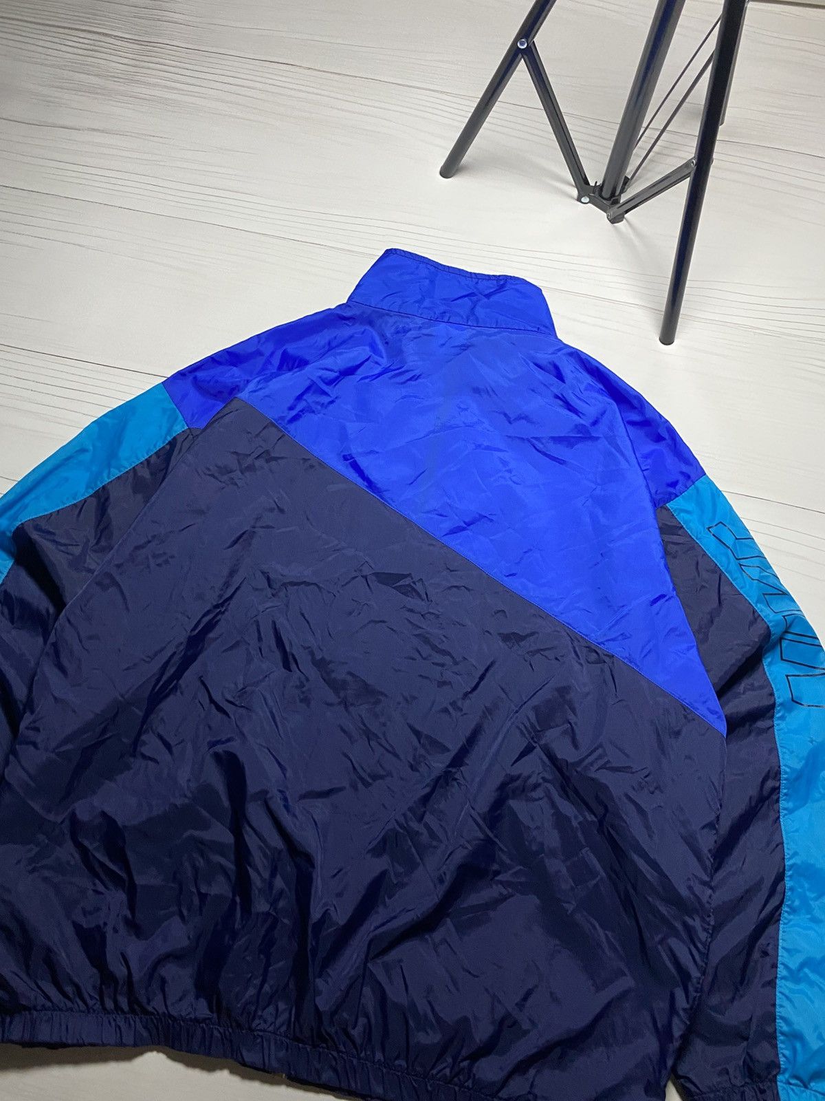 Nike × Vintage Vintage Nike 90’s Big Logo nylon y2k light jacket Retro Size US L / EU 52-54 / 3 - 18 Thumbnail