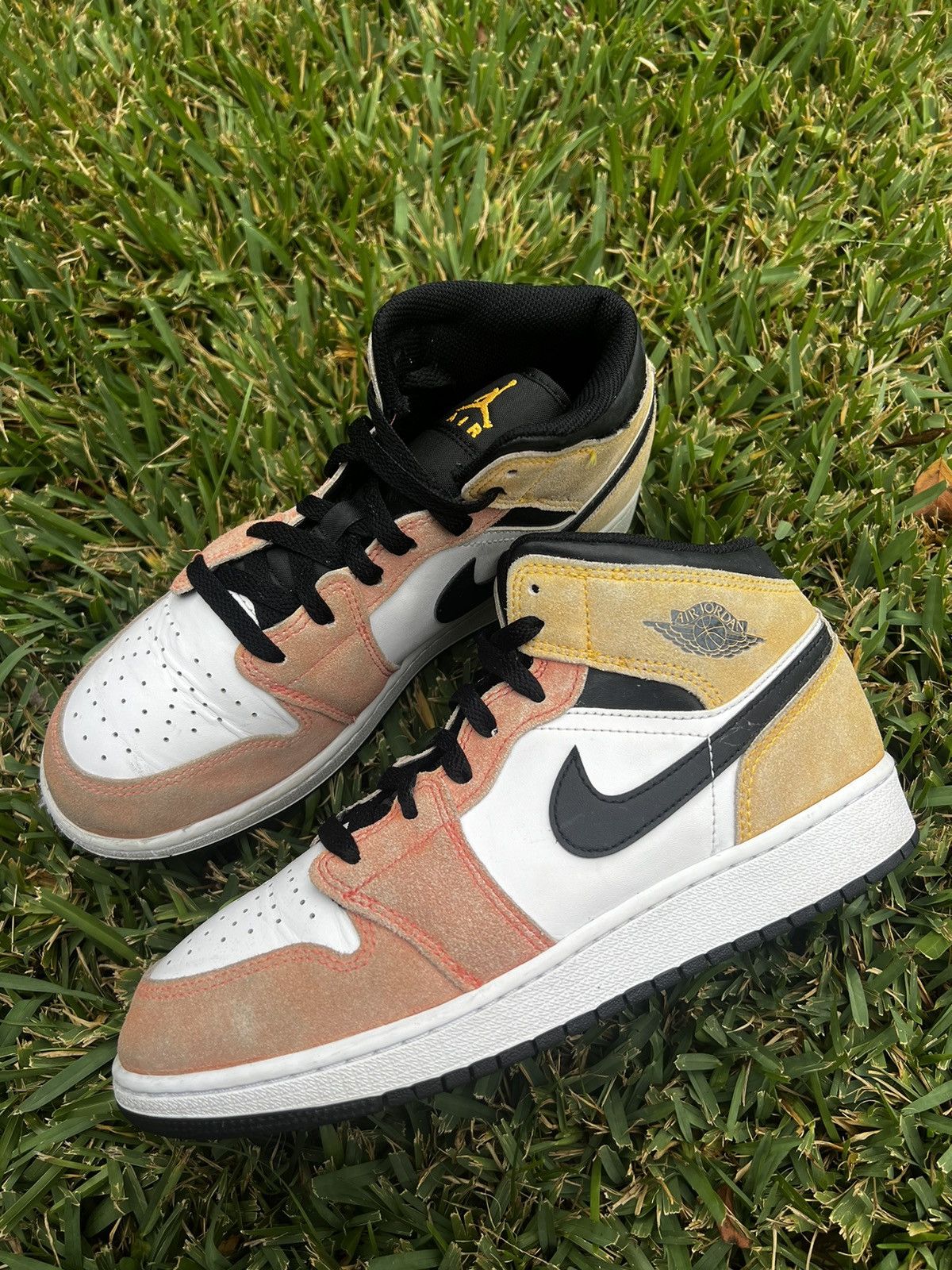 CLEAN Air Jordan Mid Retro Flight Club size Womens