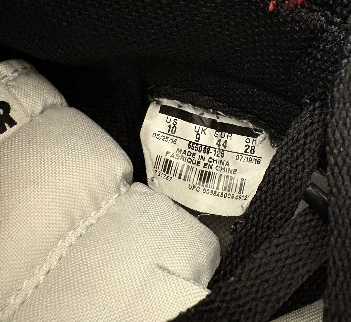 Jordan Brand Jordan 1 Retro High OG Black Toe 2016 Sz 10 Nike Air Size US 10 / EU 43 - 17 Thumbnail