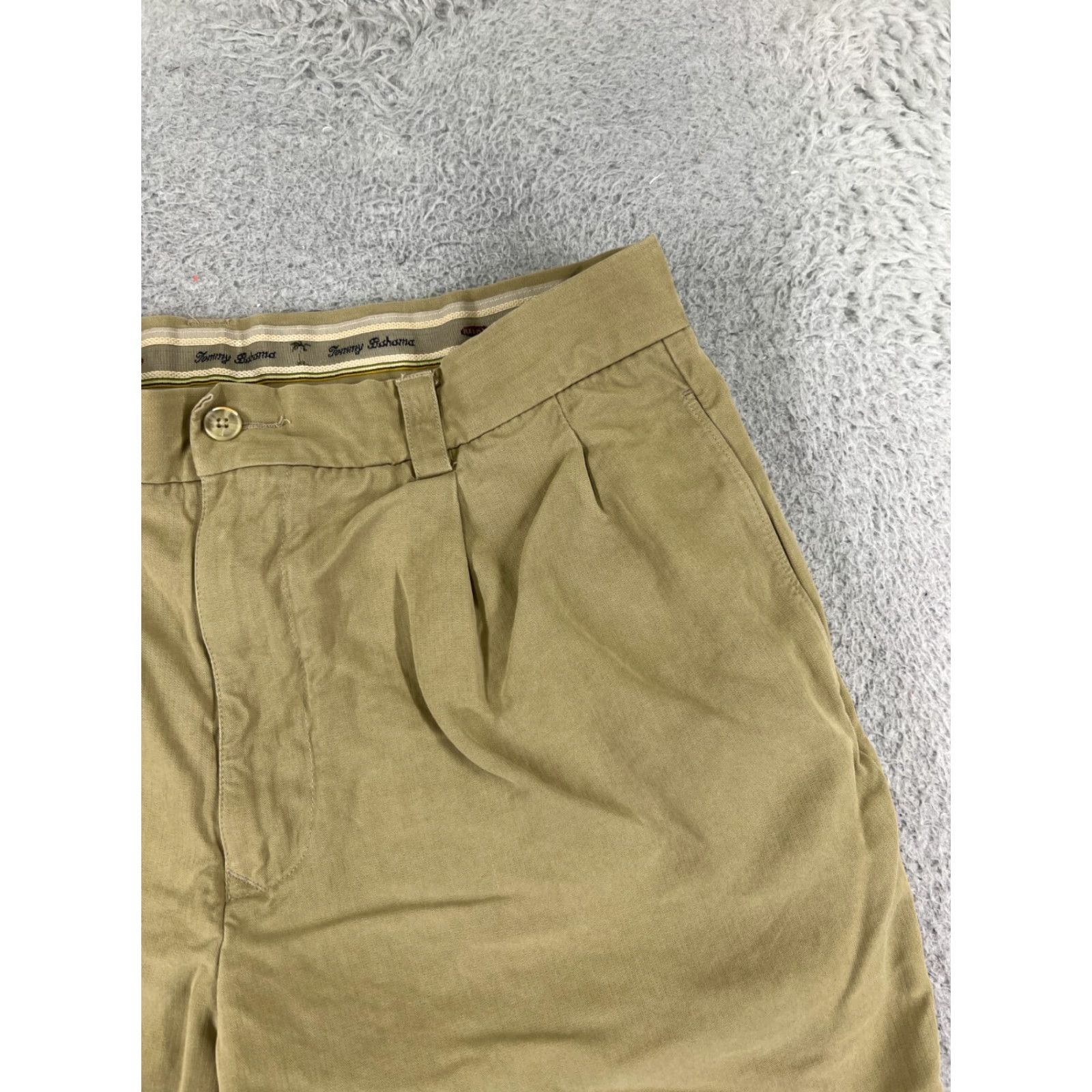 Tommy Bahama Tommy Bahama Shorts Mens 34 Beige Silk Pleated Bermuda Casual Beach Resort 100% Silk Easy Care Pockets Quick Dry Logo Vintage No Mens Size US 34 / EU 50 - 5 Thumbnail