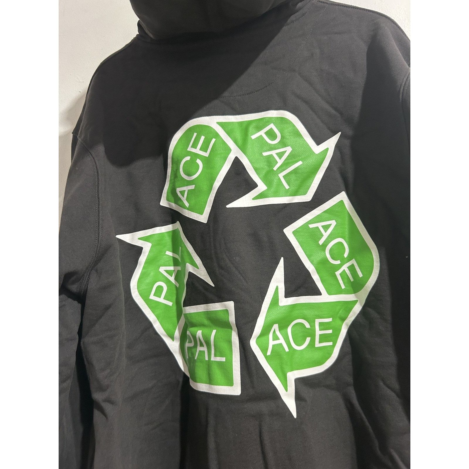 Palace PALACE RECYLCE HOODIE SIZE XXL PREOWNED Size US XXL / EU 58 / 5 - 2 Thumbnail
