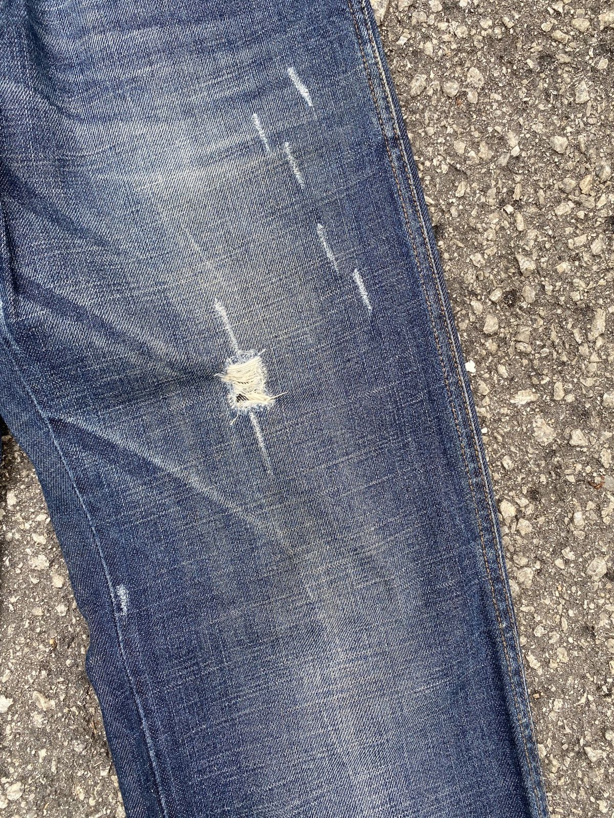 Dolce & Gabbana 2000s Dolce & Gabbana Italy Distressed Denim Size US 33 - 7 Thumbnail