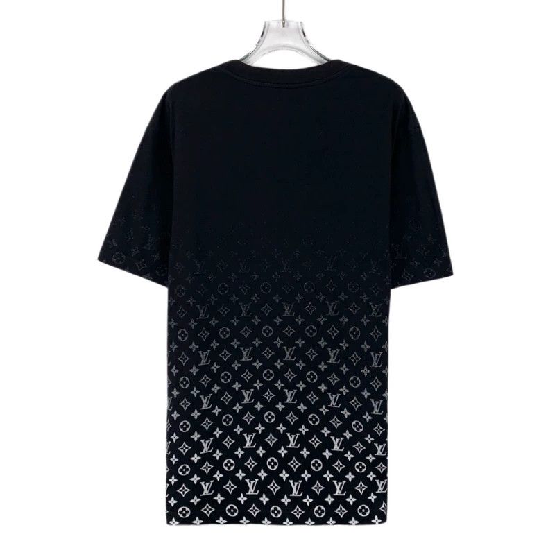 Louis Vuitton Louis Vuitton 22 black logo gradient printed cotton crew n Size US XXL / EU 58 / 5 - 2 Thumbnail