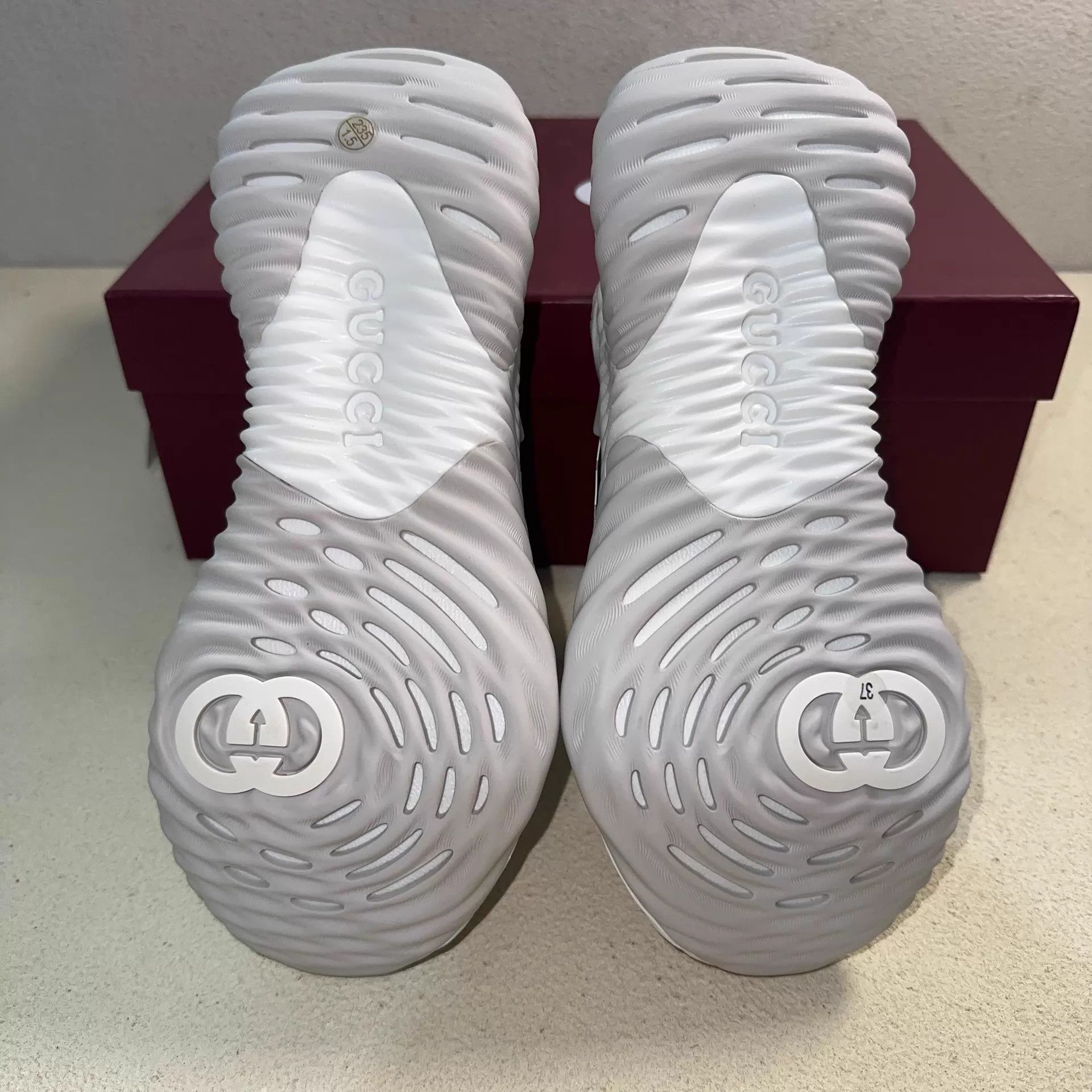 Gucci GUCCI Tennis 1977 Women Low Sneaker White/Grey 37/37.5 Size US 6.5 / IT 36.5 - 4 Thumbnail