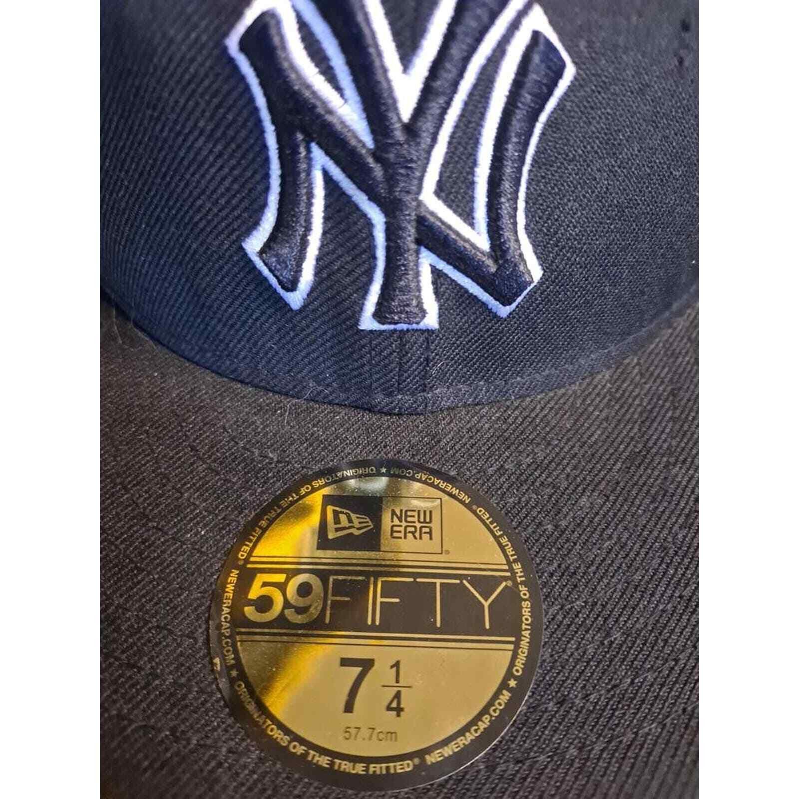 New Era New Era NY Yankees Black 59Fifty‎ Fitted Hat Size 7 1/4 Size ONE SIZE - 2 Thumbnail