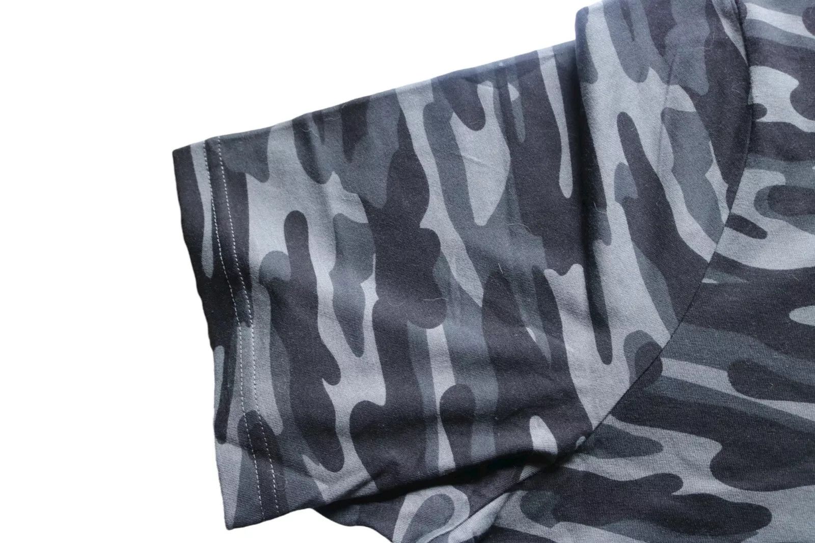 Puma Puma Camo Short Sleeve SS Shirt Cat Black Grey XL 845721-01 Size US XL / EU 56 / 4 - 4 Thumbnail