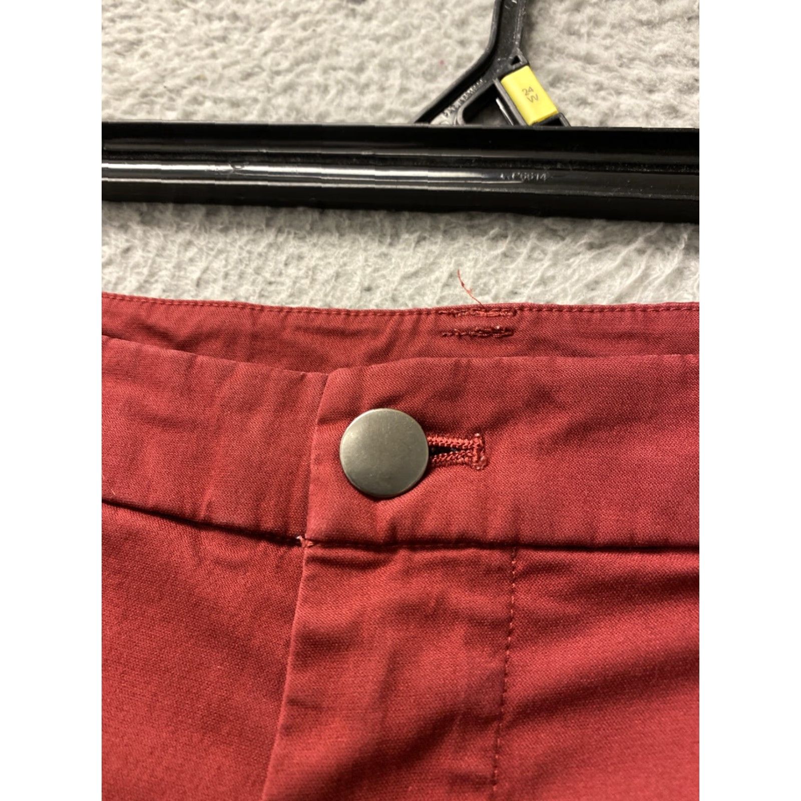 Lululemon VINTAGE Lululemon Men Shorts Chino Golf/ athleisure Size 36 Red Size US 36 / EU 52 - 2 Thumbnail