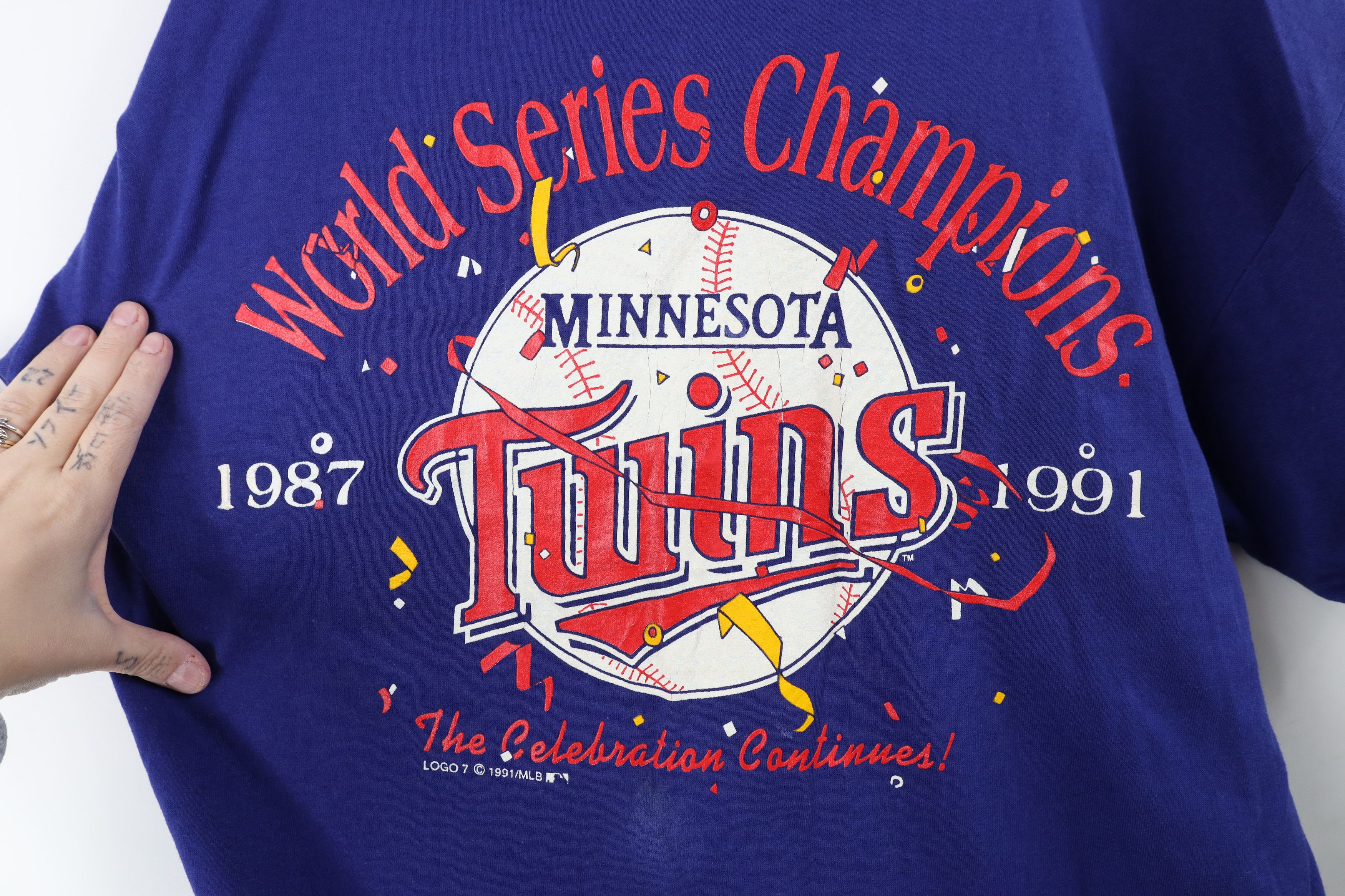 Vintage Vintage 90s Champs Minnesota Twins Baseball T-Shirt USA Size US XL / EU 56 / 4 - 4 Thumbnail