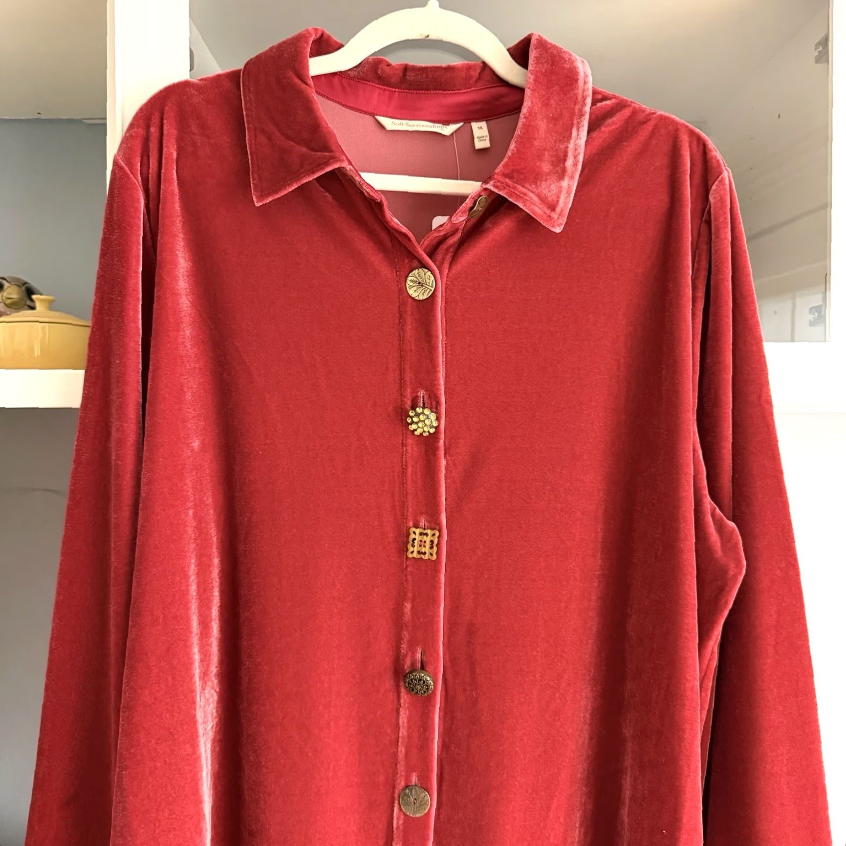 Soft Surroundings **Soft Surroundings Filigree Velvet Boyfriend Red Button Front Shirt 1X** User: Soft Surroundings Filigree Velvet Boyfriend Red Button Front Shirt 1X Size XL / US 12-14 / IT 48-50 - 5 Thumbnail