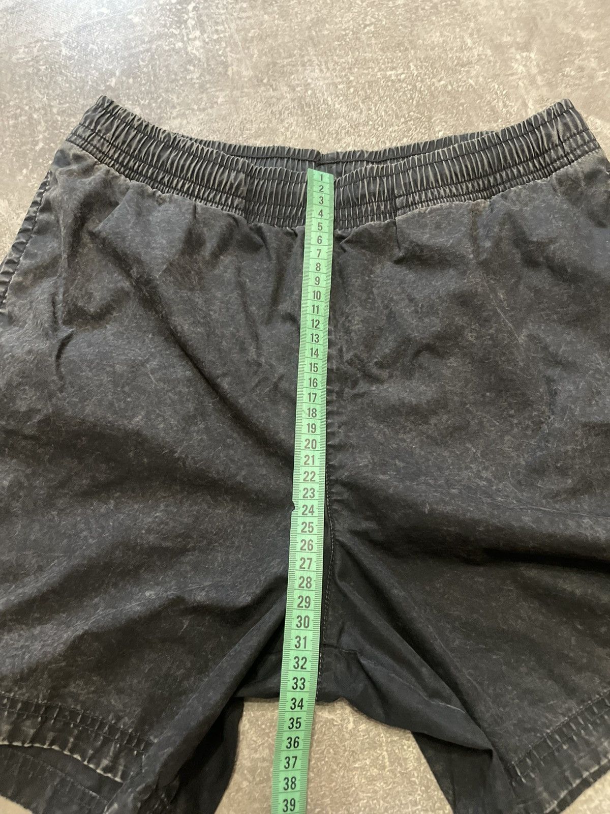 Nike × Vintage Vintage Nike Black Washed Shorts Y2K Size US 30 / EU 46 - 19 Thumbnail