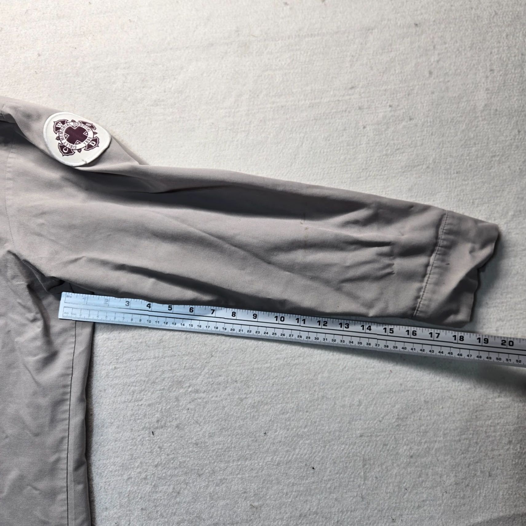 Red Kap Sibley Memorial Hospital 1890 Gray Button Up Shirt Uniformal Adult Men's XL Red Kap Shirt Button-Up Collar-Down Gray Cotton Polyester Regular Men's XL Size US XL / EU 56 / 4 - 5 Thumbnail