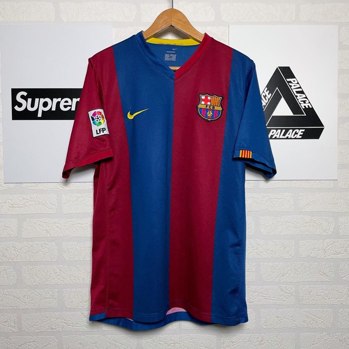 Nike FC Barcelona 2006 2007 jersey vintage Nike Size US M / EU 48-50 / 2 - 1 Thumbnail