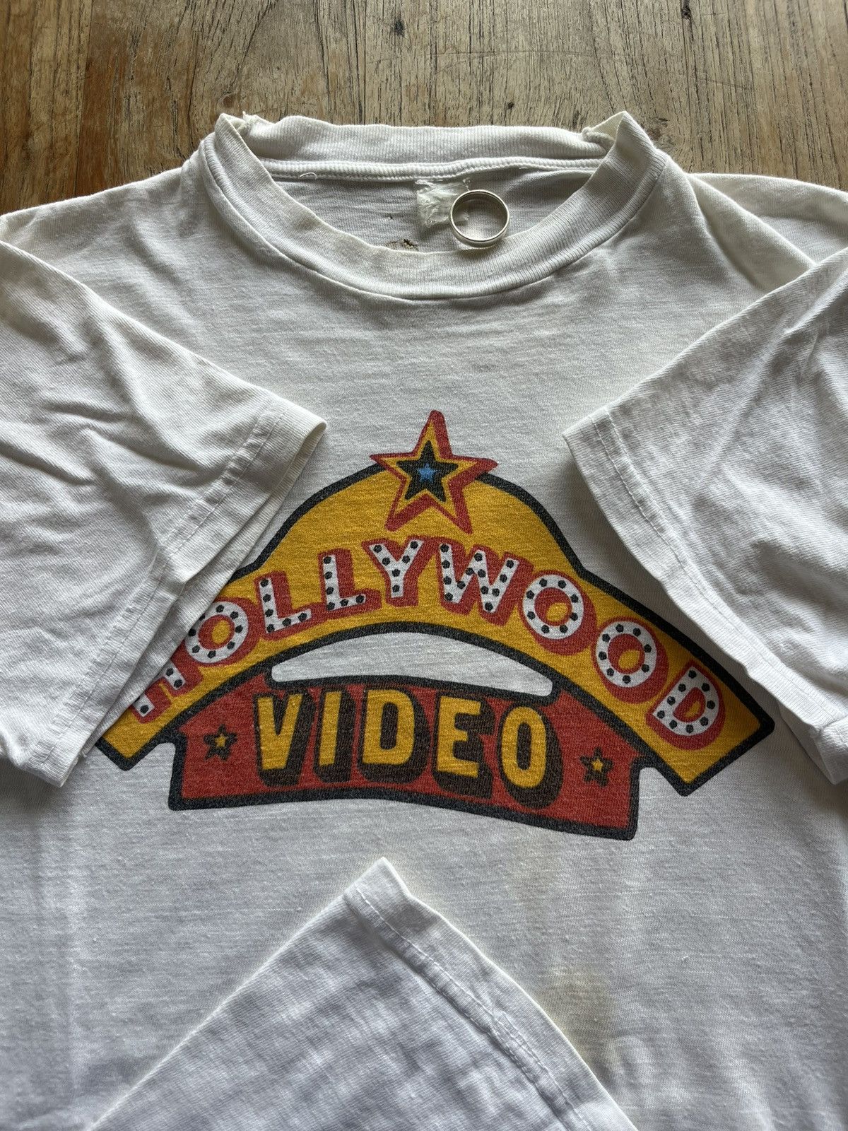 Vintage Vintage Hollywood Video Electric Blue ( eu ) Tshirt Size US S / EU 44-46 / 1 - 9 Thumbnail