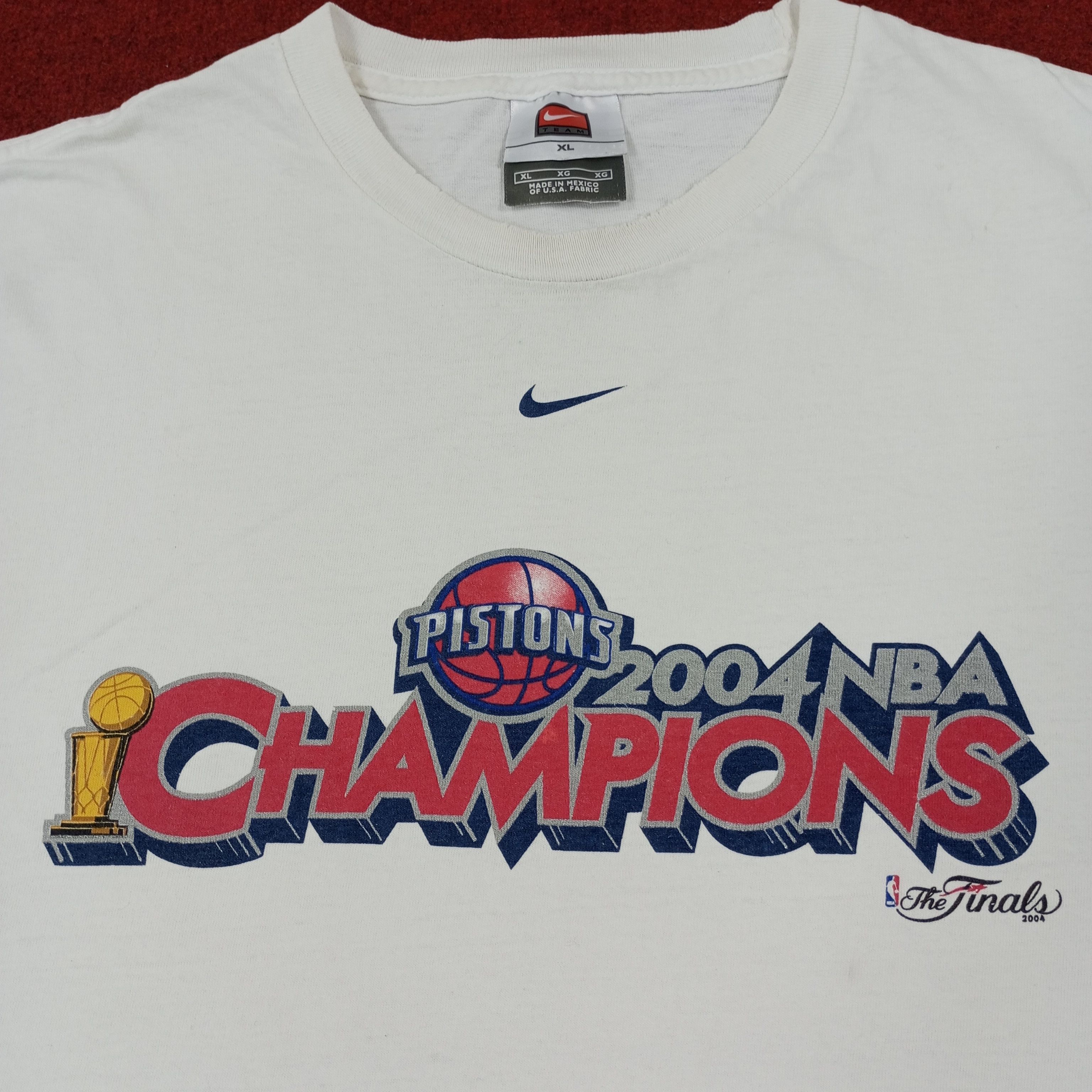 NBA × Nike × Vintage Nike Pistons NBA 2004 Basketball Team Vintage Tshirt Size US XXL / EU 58 / 5 - 2 Thumbnail
