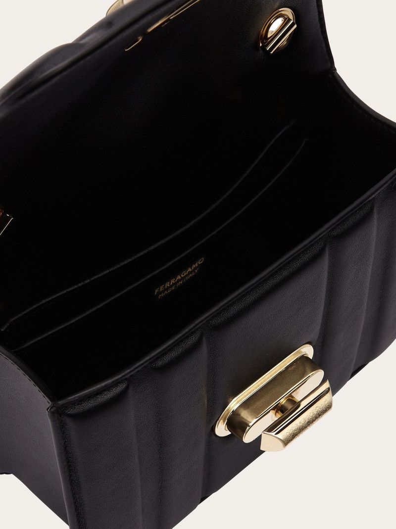 Salvatore Ferragamo o1y0426 Size : OS / Crossbody Bag in Black Size ONE SIZE - 4 Thumbnail