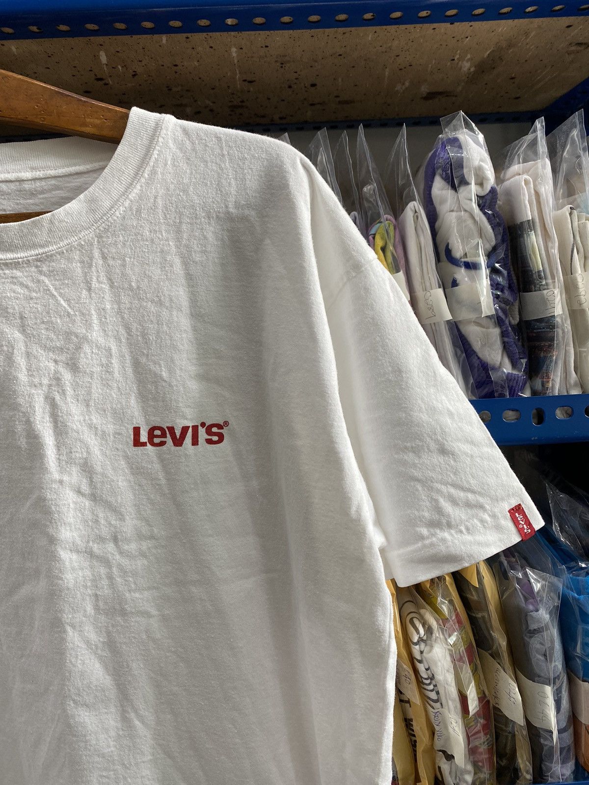 Levi's LEVIS TSHIRT Size US M / EU 48-50 / 2 - 2 Thumbnail