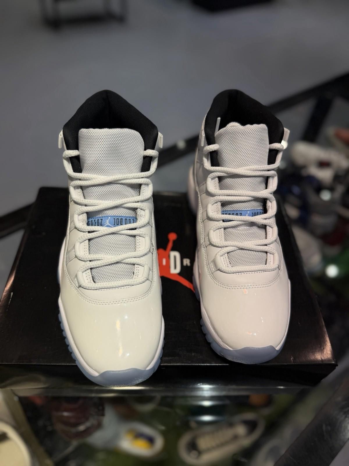 Jordan Brand Jordan Air Jordan 11 Retro Legend Blue 2024 White/Blue (10) Size US 10 / EU 43 - 6 Thumbnail