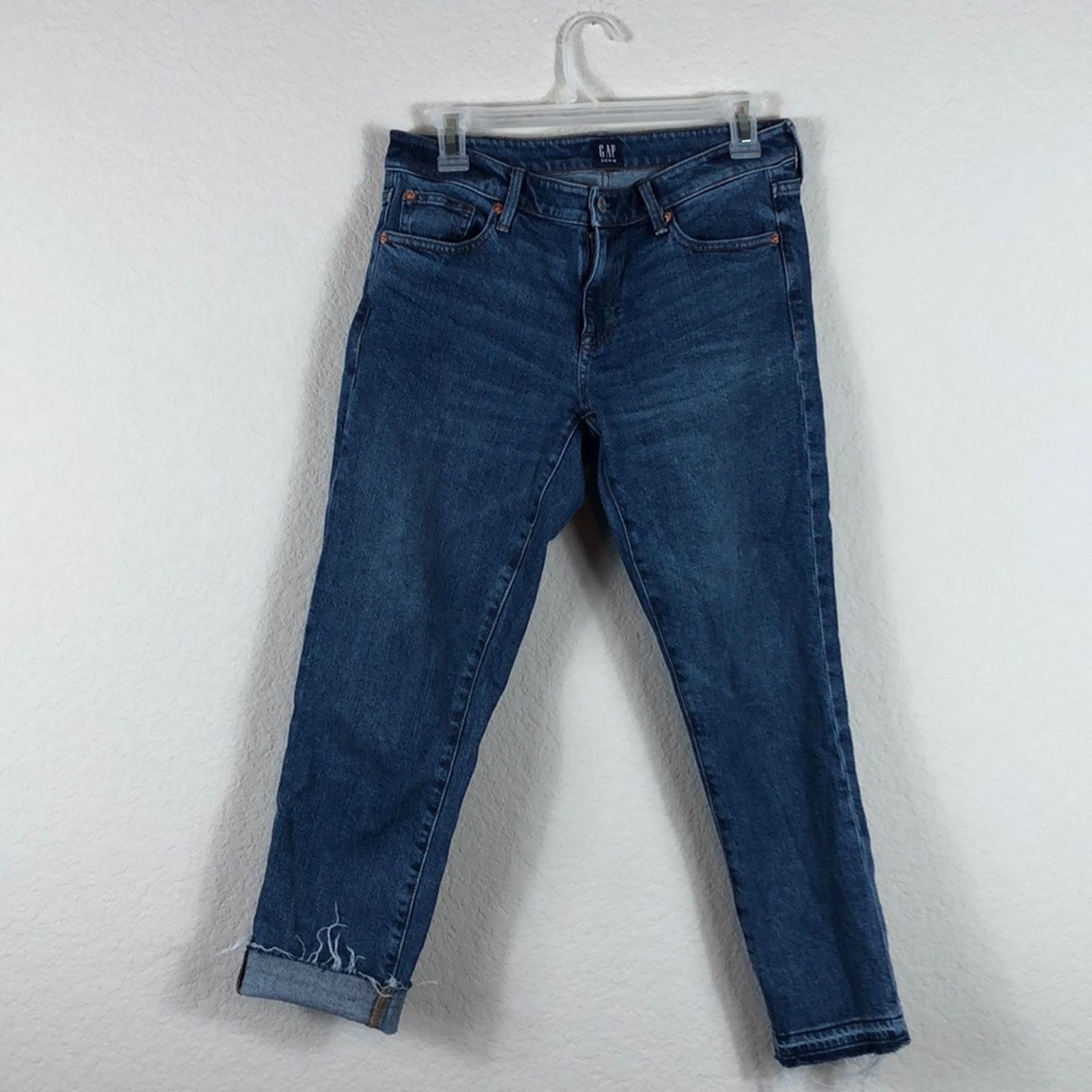 Gap Gap cropped fray hem girlfriend jean coastal grandma sz 26 Size 26" / US 2 / IT 38 - 1 Thumbnail