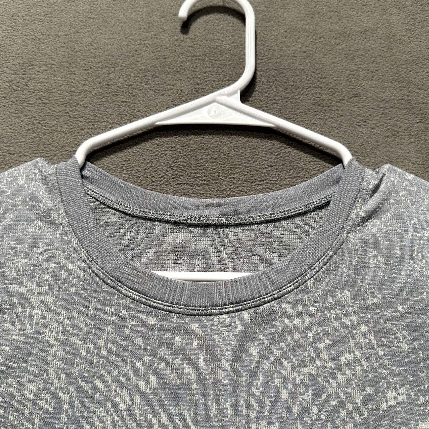 Lululemon Lululemon Swiftly Breathe Long Sleeve Shirt Women 8 Gray Geometric Athletic Size M / US 6-8 / IT 42-44 - 3 Thumbnail