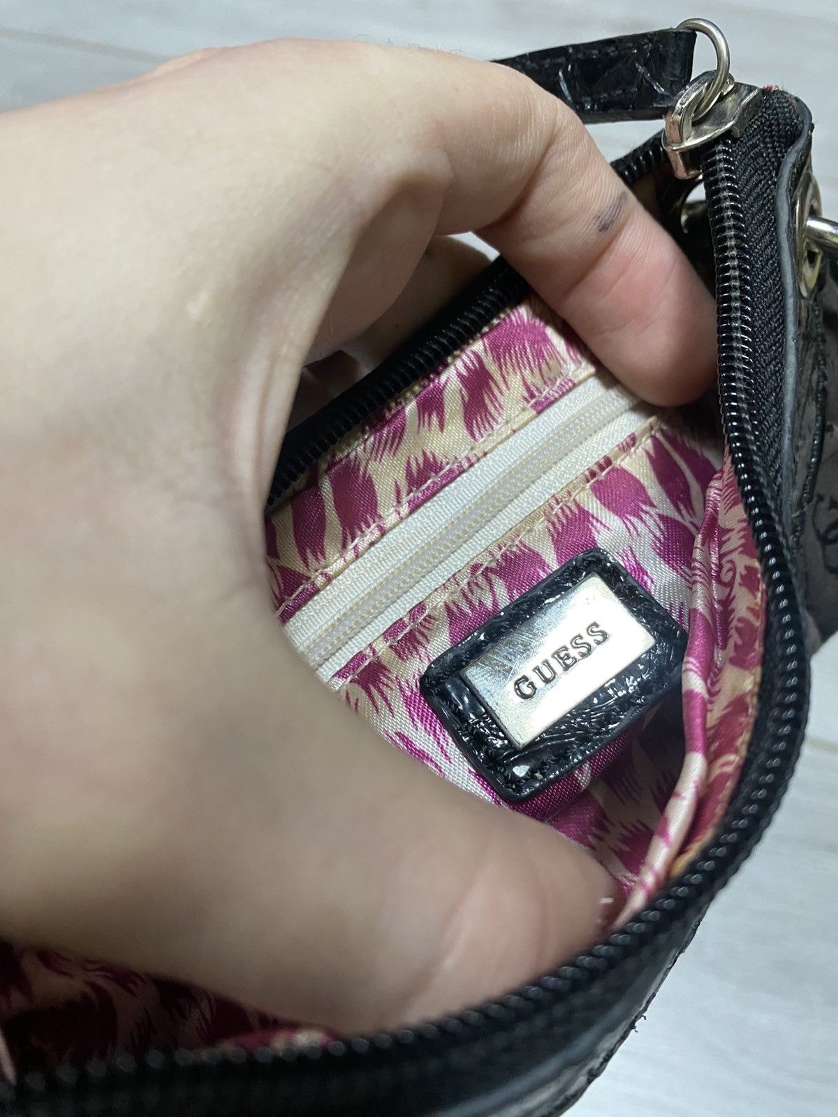 Guess Guess small monogram metallic Y2K designer bag Size ONE SIZE - 9 Thumbnail