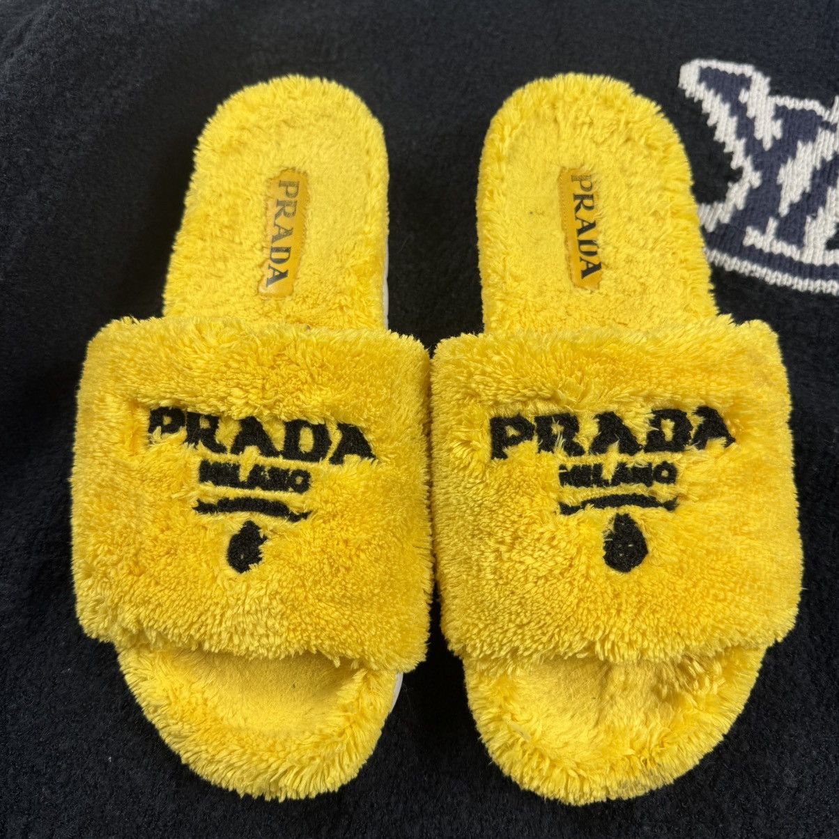 Prada Prada Big Logo Furry Slides Size US 9 / IT 39 - 1 Thumbnail