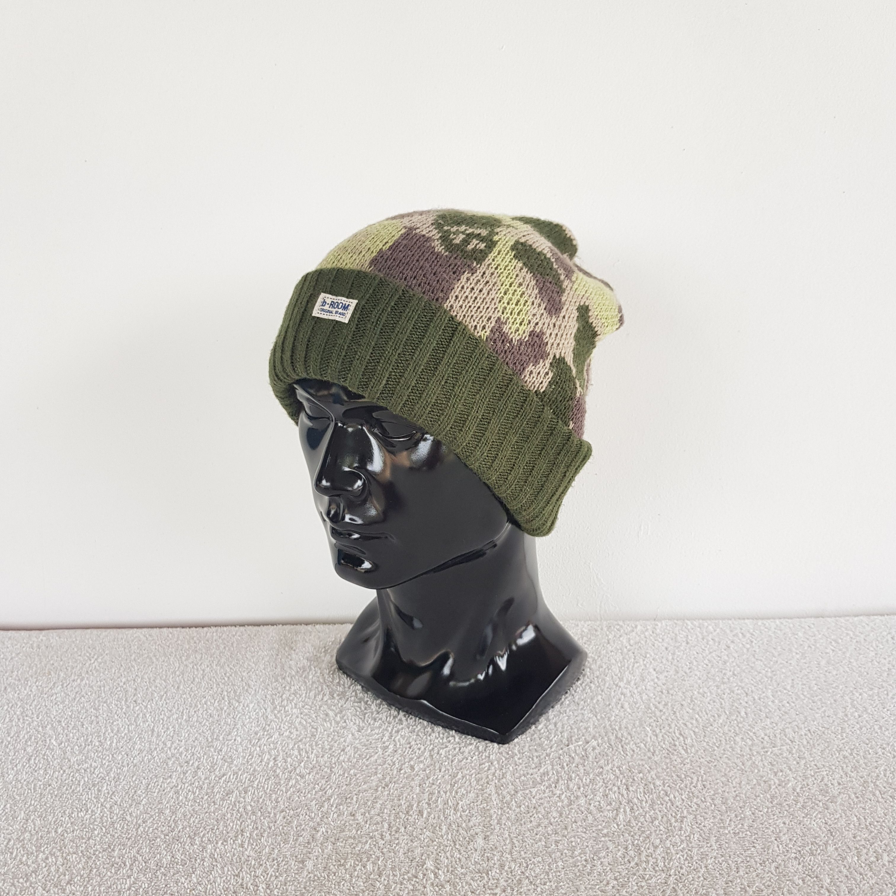 Other Vintage B Room Camouflage Beanie Ribbed Knit Snow Caps Hats Size ONE SIZE - 1 Thumbnail