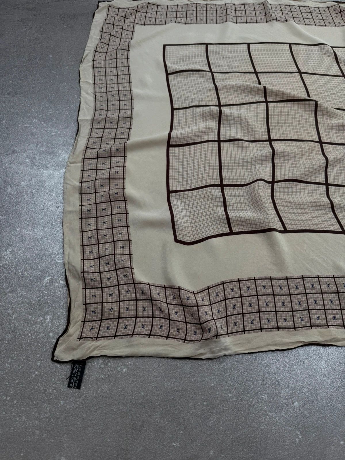 Louis Vuitton Louis Vuitton scarf vintage old money luxury 90s 1990s Size ONE SIZE - 7 Thumbnail