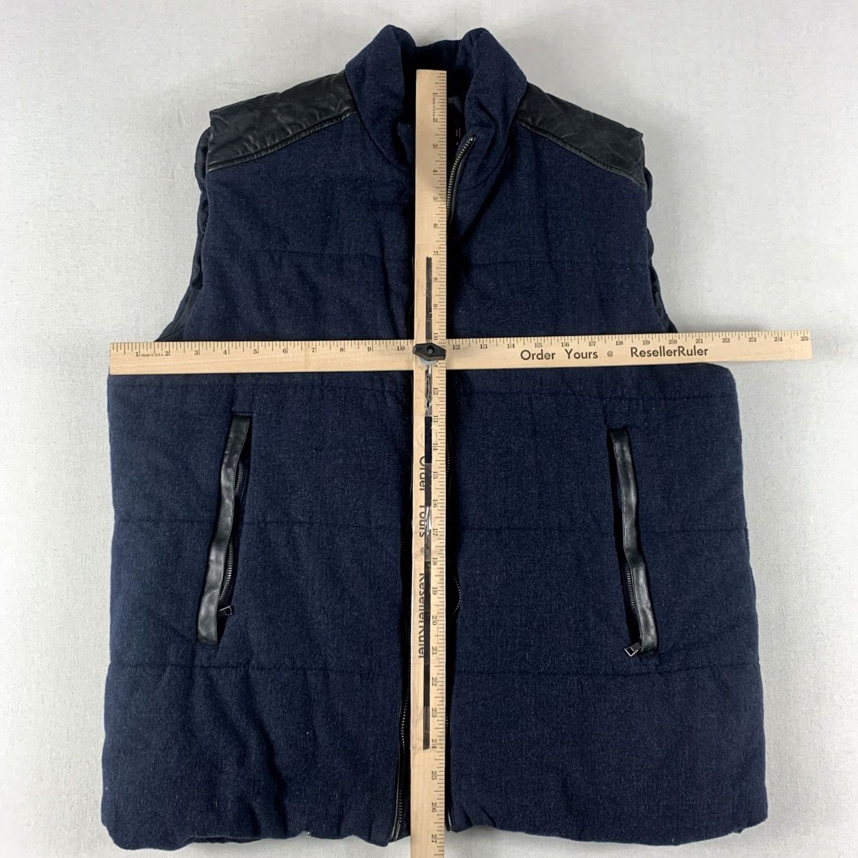 Vince Vince Puffer Vest Jacket Women XL Blue Leather Shoulder Patches (Missing Zipper) Vintage? Size XL / US 12-14 / IT 48-50 - 5 Thumbnail