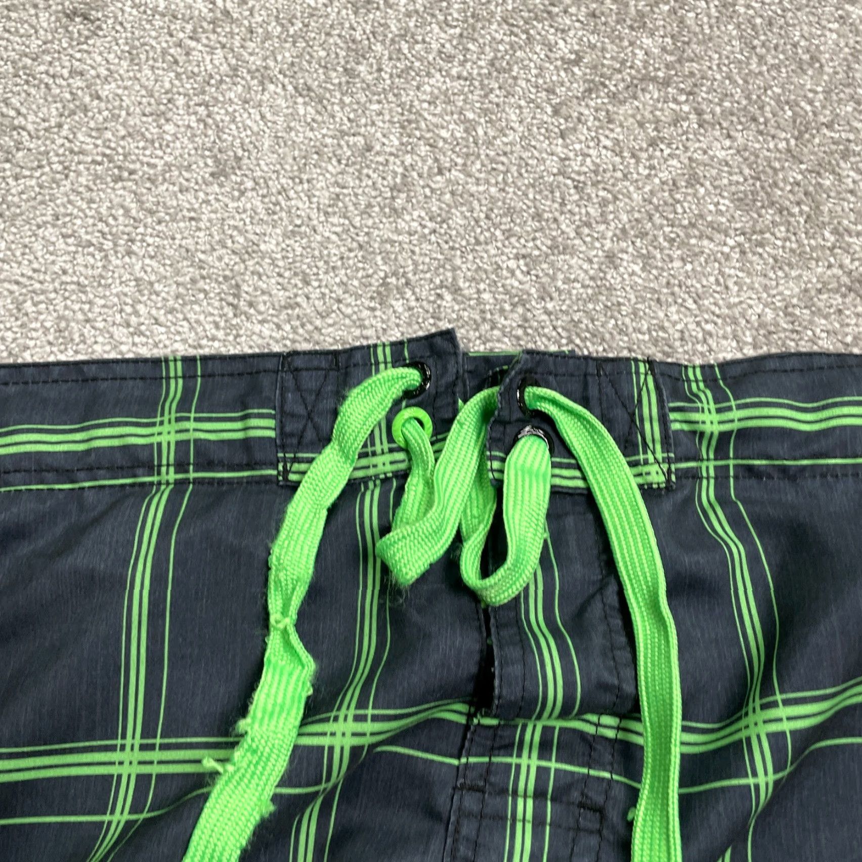 Ocean Pacific Ocean Pacific Bottom Mens Large Water Shorts Black Green Drawstring Swim Trunks Size US 33 - 5 Thumbnail