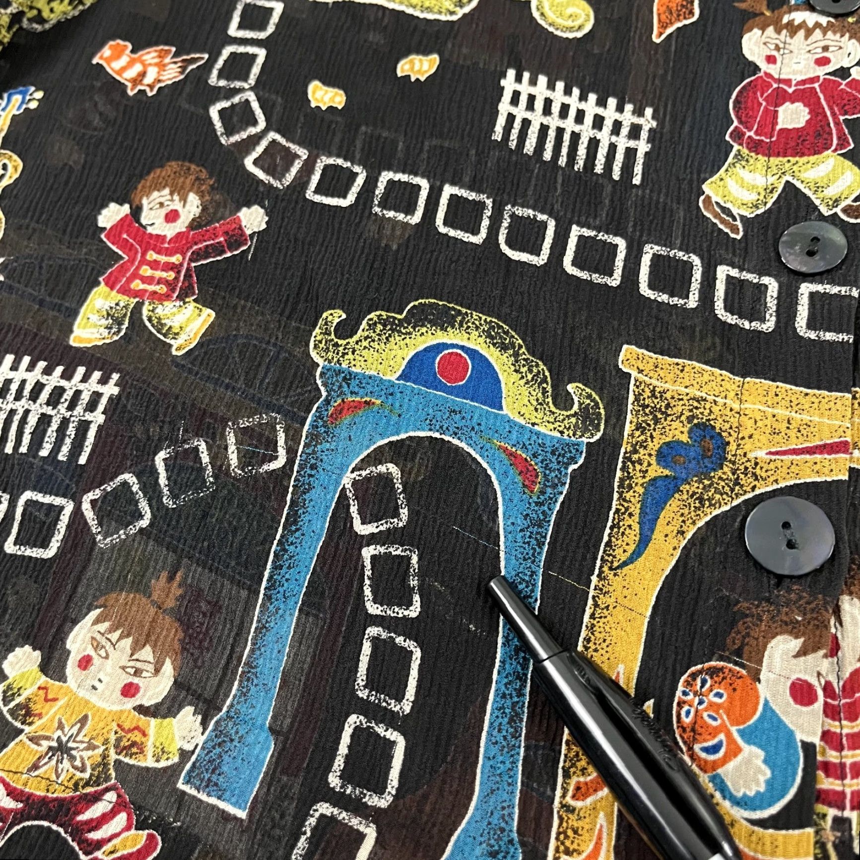 Vintage VINTAGE Chico's Shirt Womens 3 XL Black Silk Button-Up Geometric Art Asian Traditional Novelty Womens Size XS / US 0-2 / IT 36-38 - 6 Thumbnail