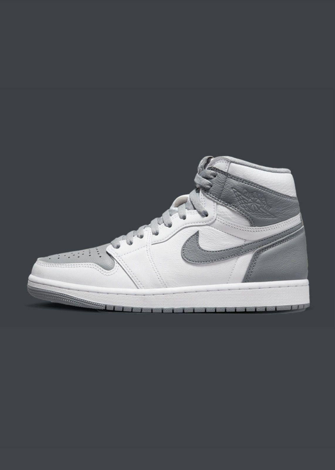 Jordan Brand Jordan 1 Retro High OG Stealth Size US 12 / EU 45 - 1 Thumbnail