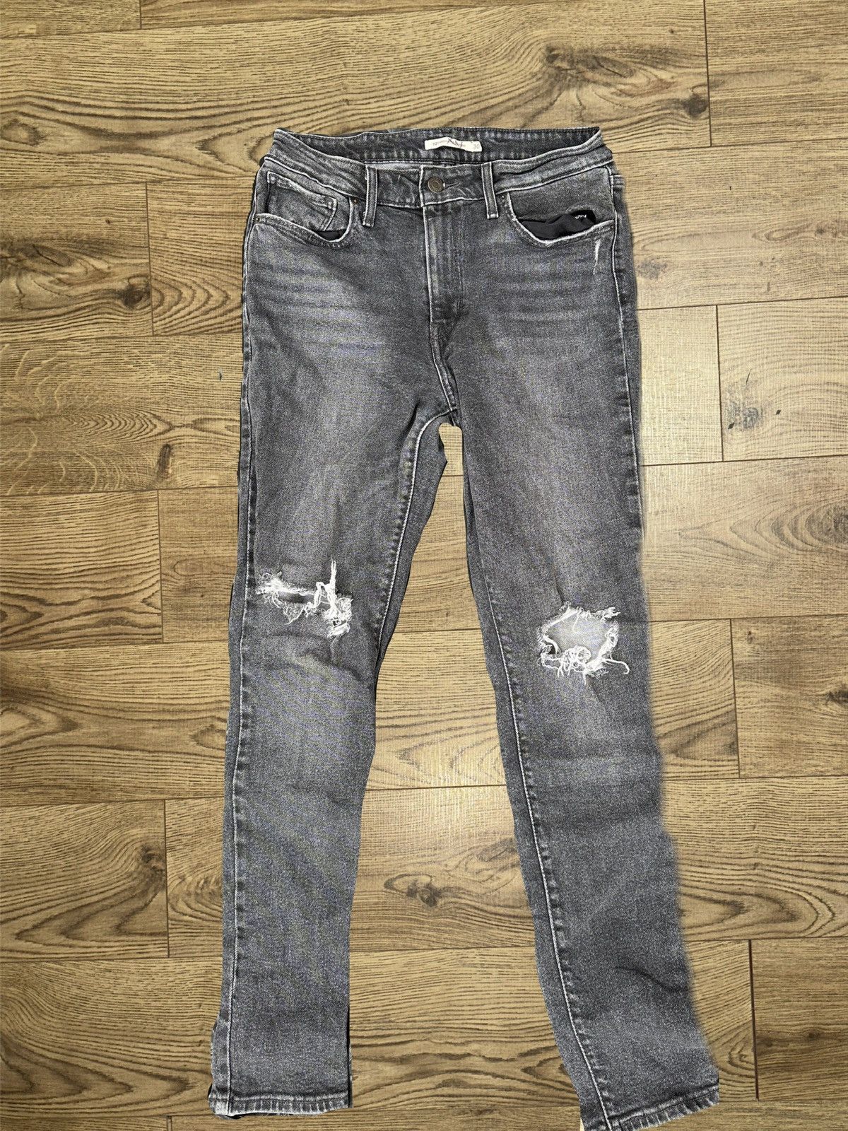 Levi's Levi’s Grey Ripped Jeans 👖 Size 25" / US 0 / IT 36 - 1 Thumbnail