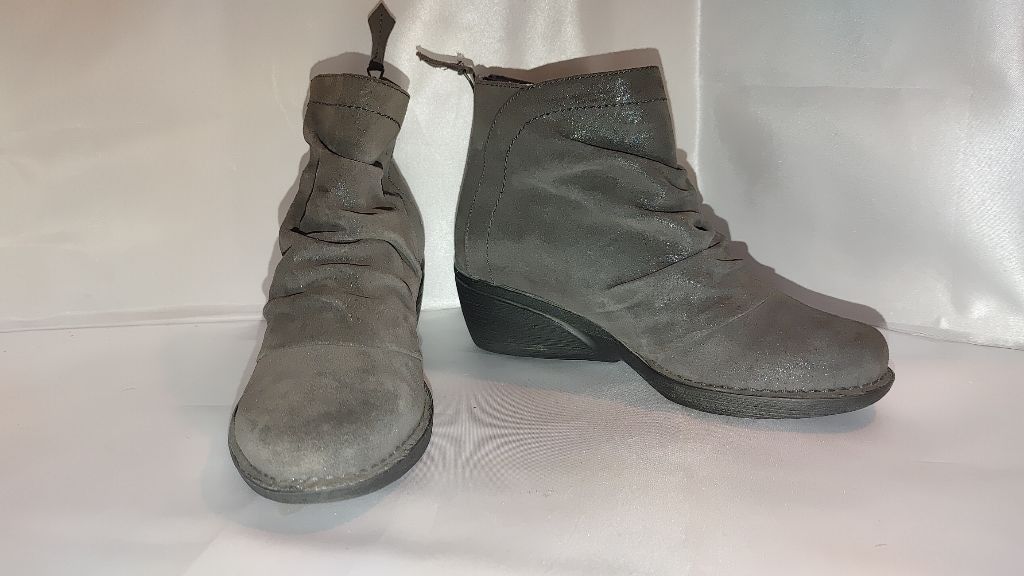 Dansko Dansko Arisa Scrunch Suede Ankle Boot Size 38 Size US 7.5 / IT 37.5 - 6 Thumbnail