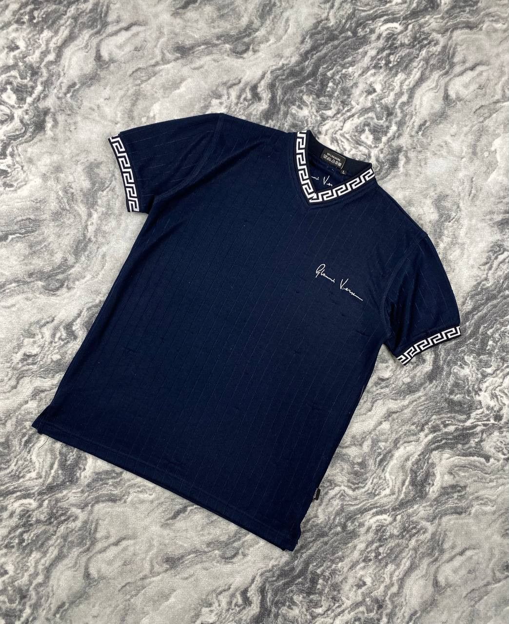 Versace Versace Classic V2 V Neck T Shirt Men Size L Blue Size US L / EU 52-54 / 3 - 1 Thumbnail